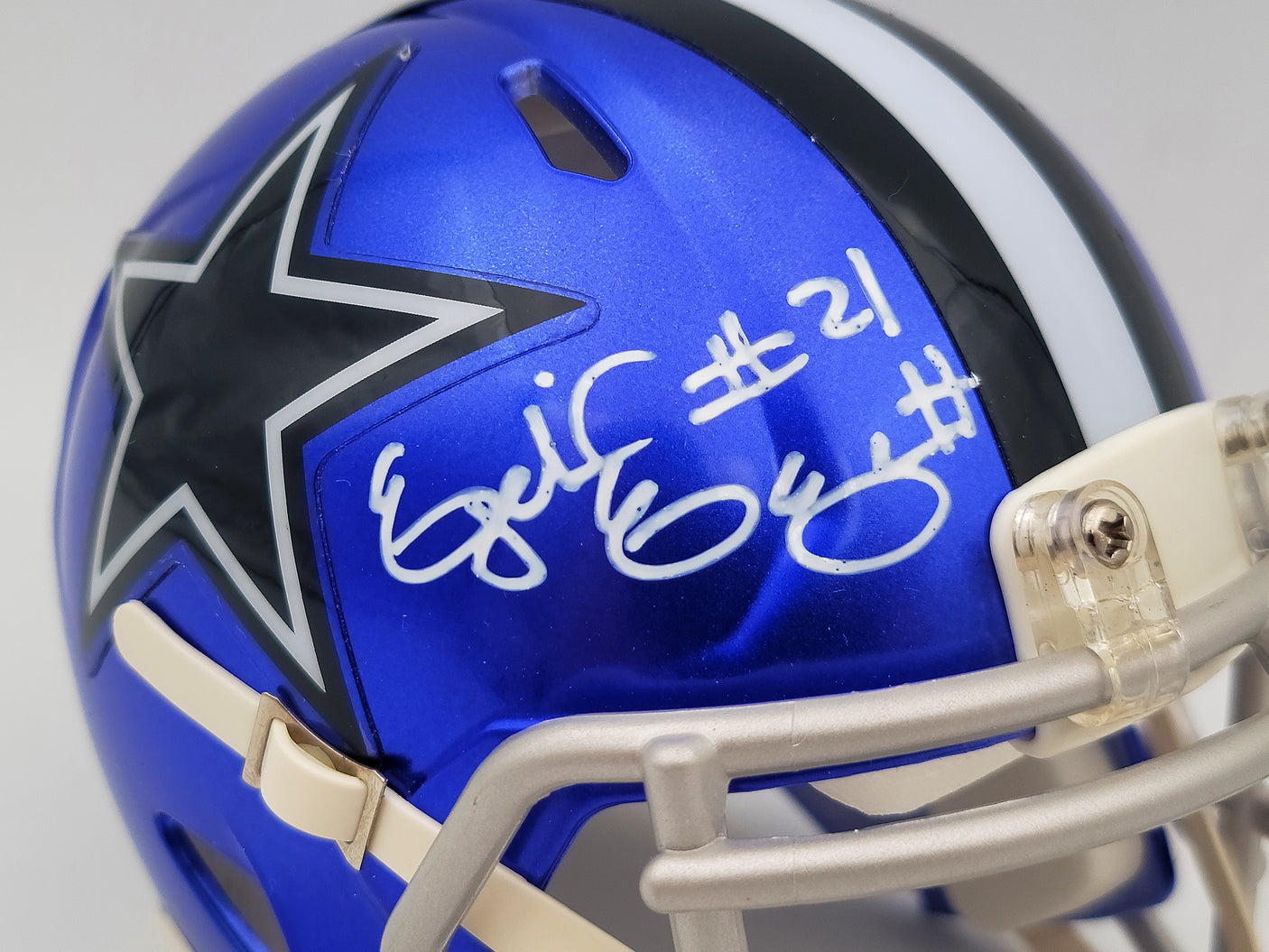 Ezekiel Elliott Autographed Dallas Cowboys Flash Blue Speed Mini Helmet Beckett BAS QR Stock #203011