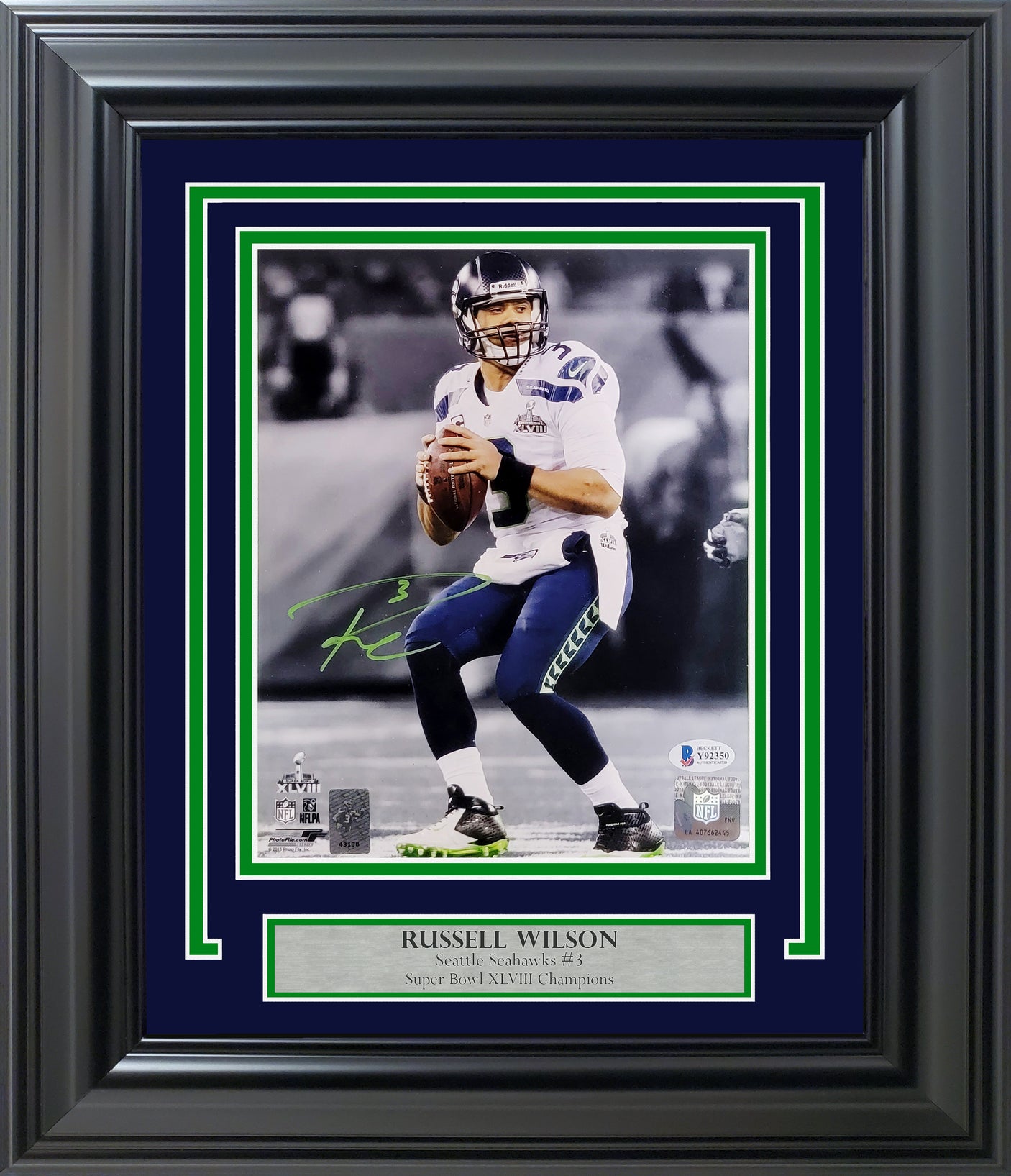Russell Wilson Autographed Framed 8x10 Photo Seattle Seahawks Beckett BAS #Y92350