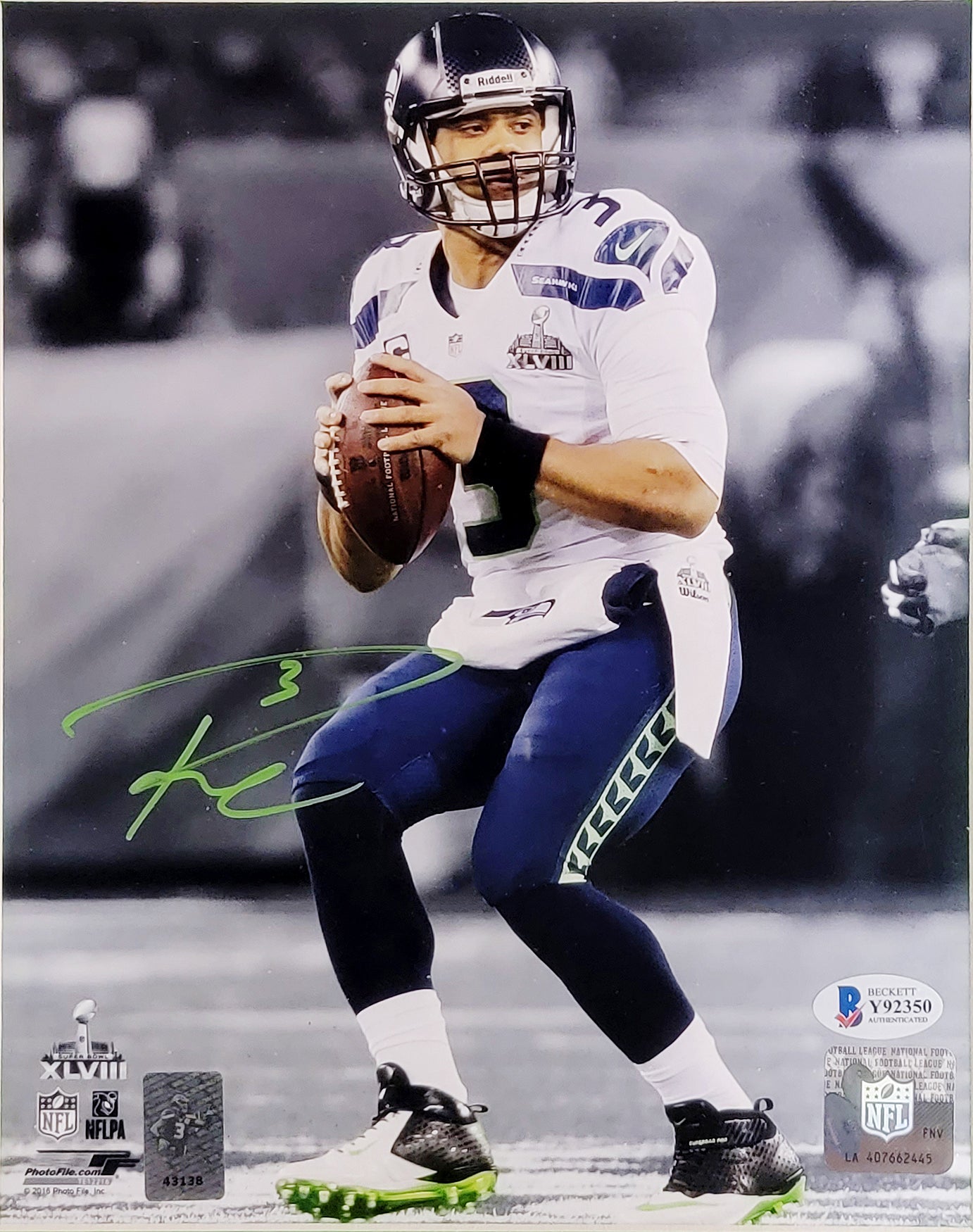 Russell Wilson Autographed Framed 8x10 Photo Seattle Seahawks Beckett BAS #Y92350