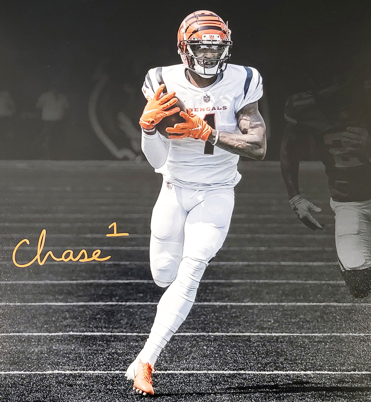 Ja'Marr Chase Autographed 16x20 Photo Cincinnati Bengals Spotlight Beckett BAS QR Stock #205626