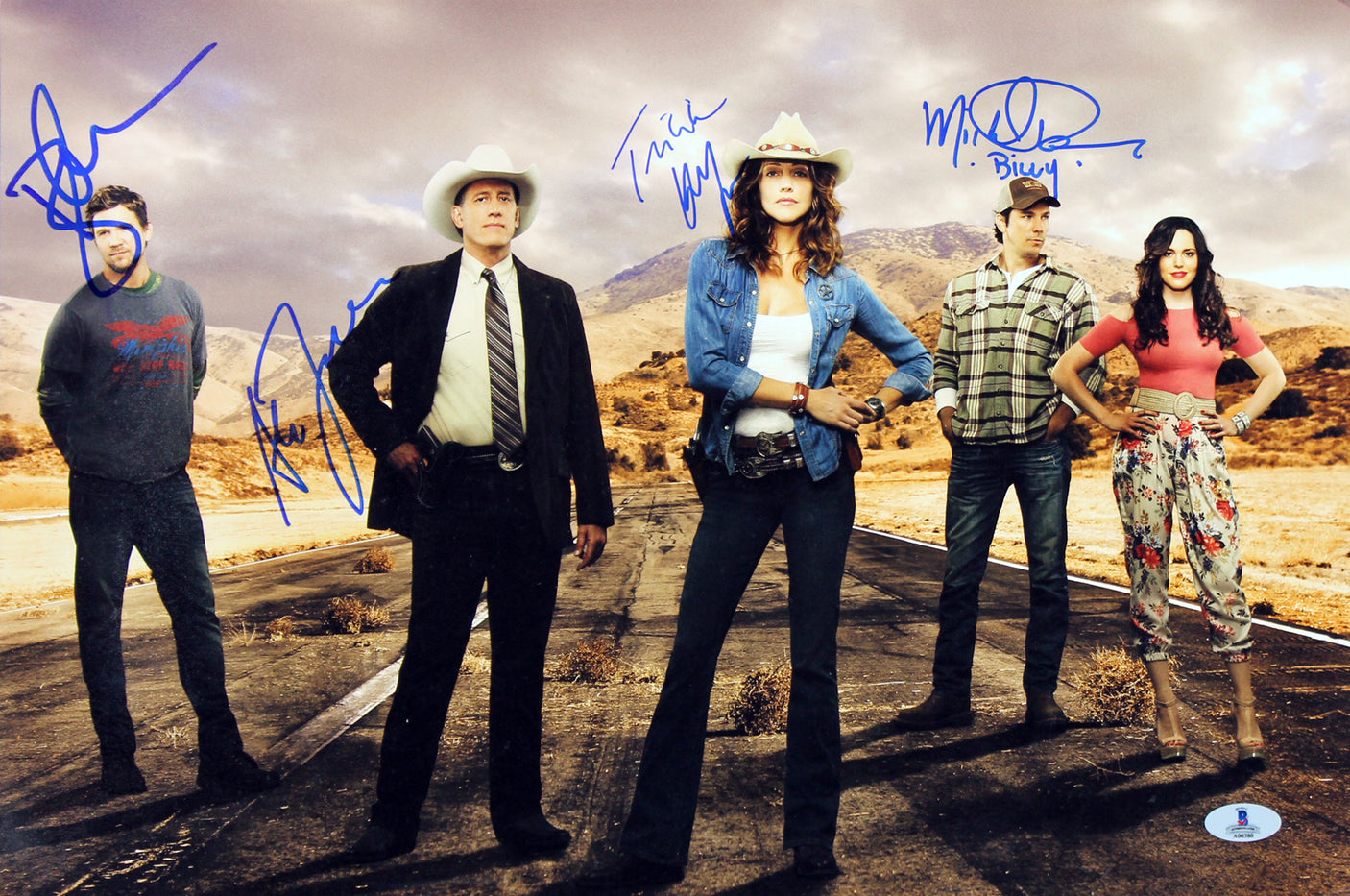 Killer Women Cast (4) Helfer, Blucas, Trucco & Fernandez 12x18 Photo BAS #A00380