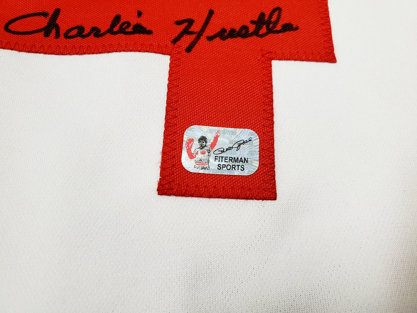 Cincinnati Reds Pete Rose Autographed White Jersey "Charlie Hustle" PR Holo Stock #197039