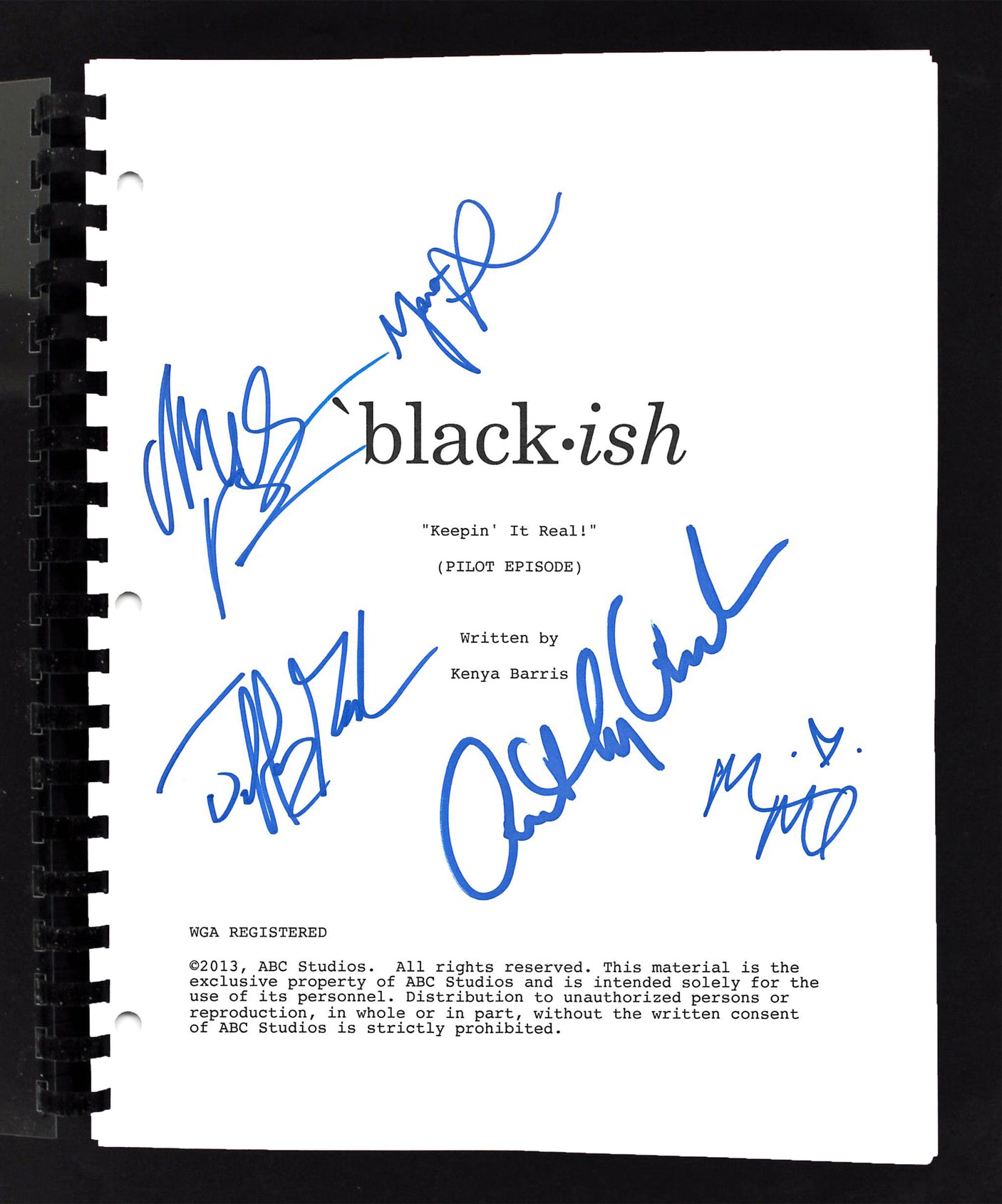 Black-ish Cast (5) Anderson, Shahidi, Martin +2 Signed Movie Script BAS #AC33458