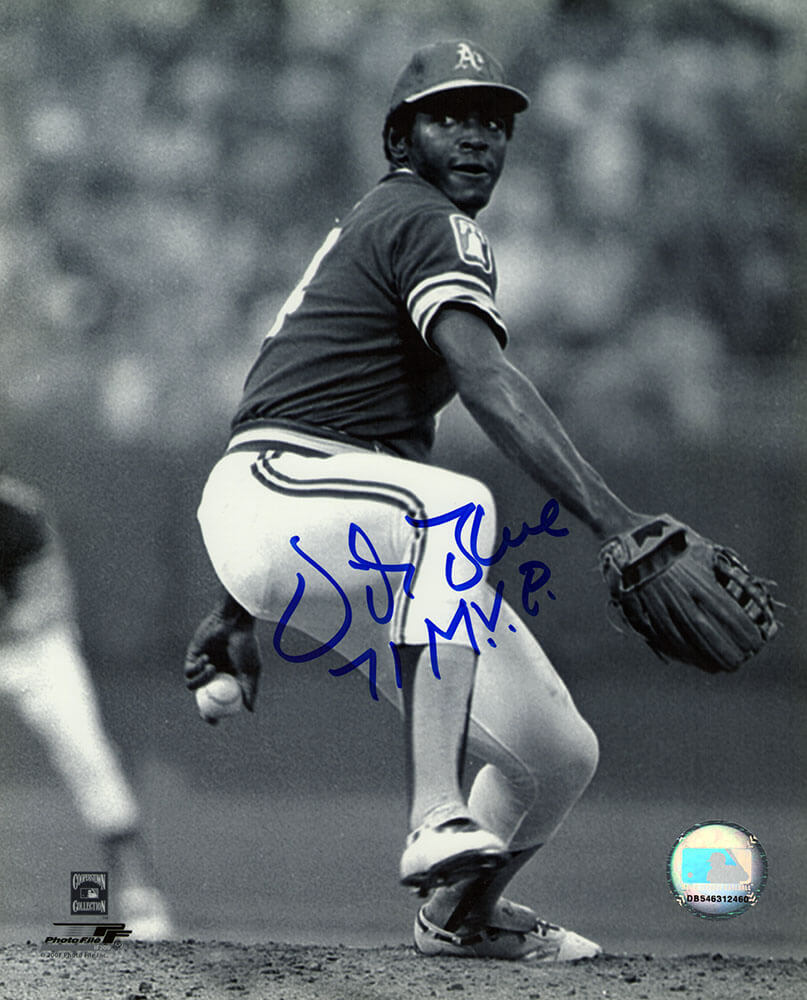 Vida Blue Signed Oakland A's B&W Pitching 8x10 Photo w/71 MVP
