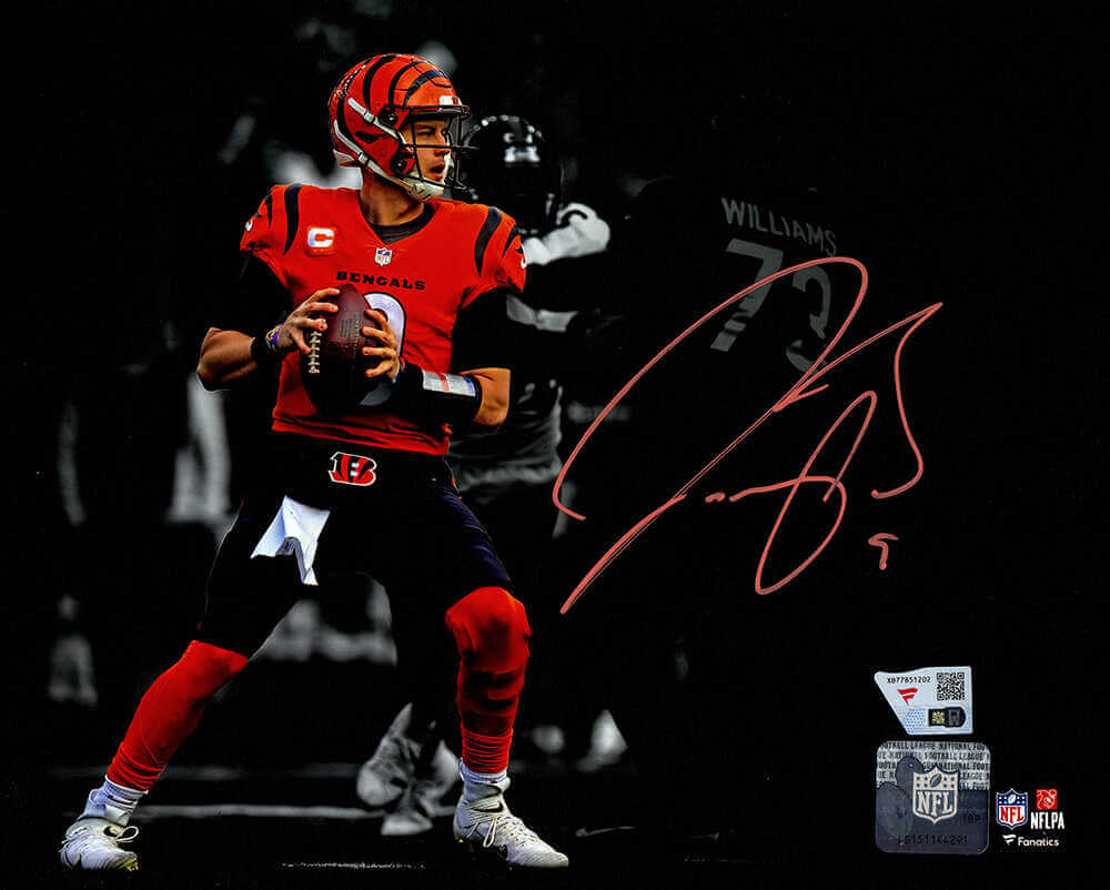 Joe Burrow Signed Cincinnati Bengals In Pocket Spotlight Action 8x10 Photo - (Fanatics)