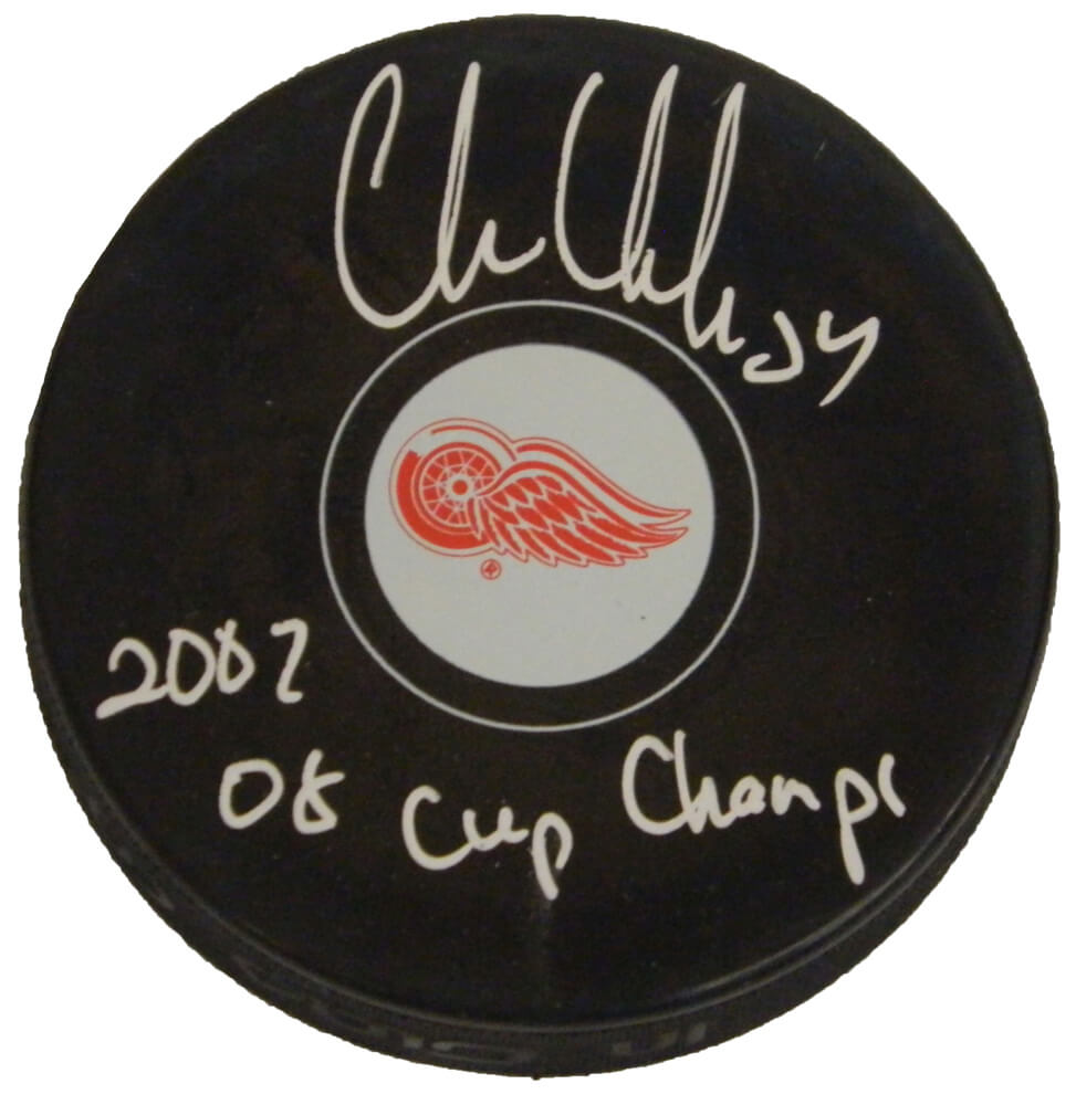 Chris Chelios Signed Detroit Red Wings Logo Hockey Puck w/2002, 08 Cup Champs