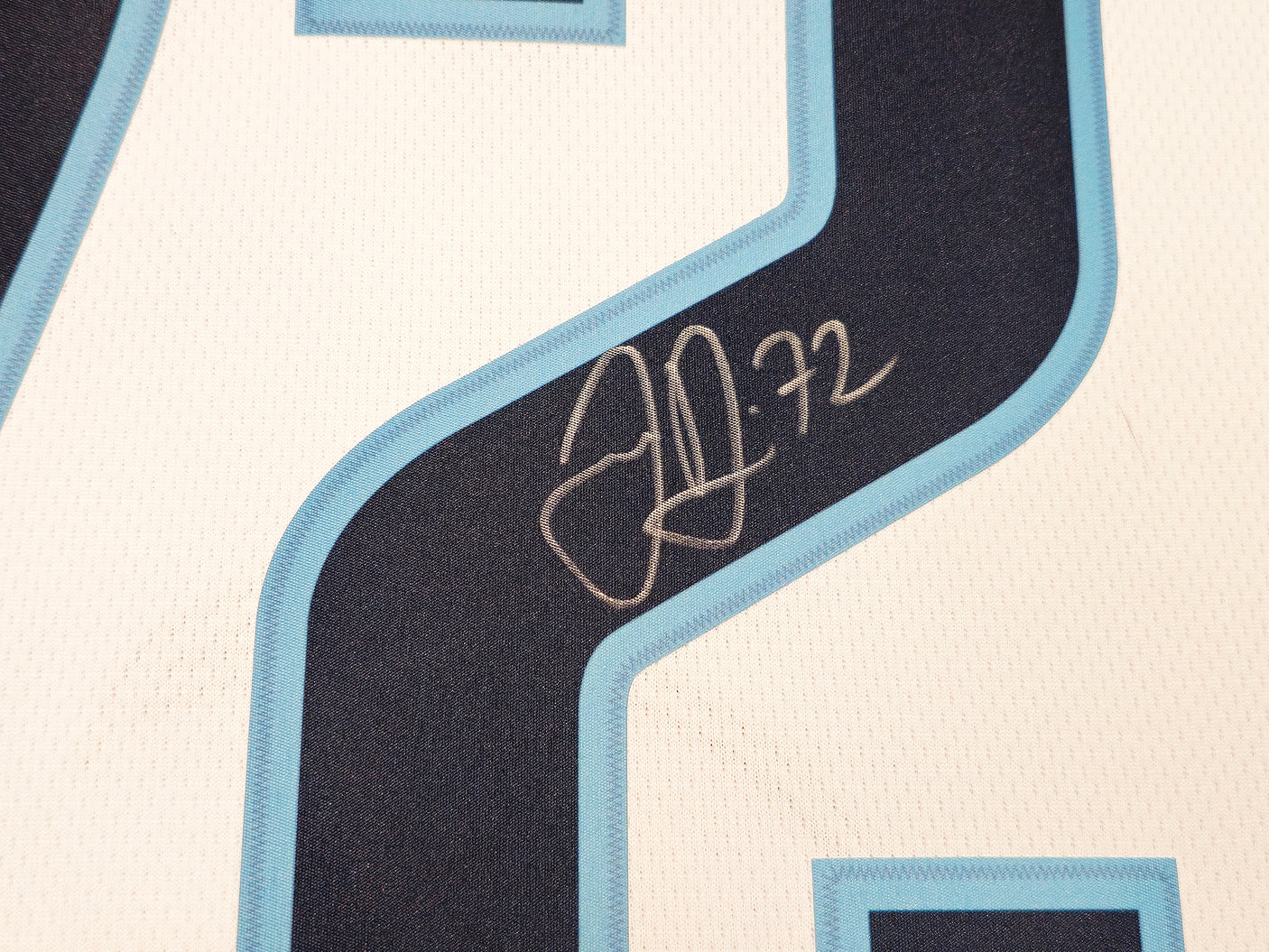 Seattle Kraken Joonas Donskoi Autographed White Fanatics Breakaway Jersey Size XL With Inaugural Season Patch Fanatics Holo Stock #235587