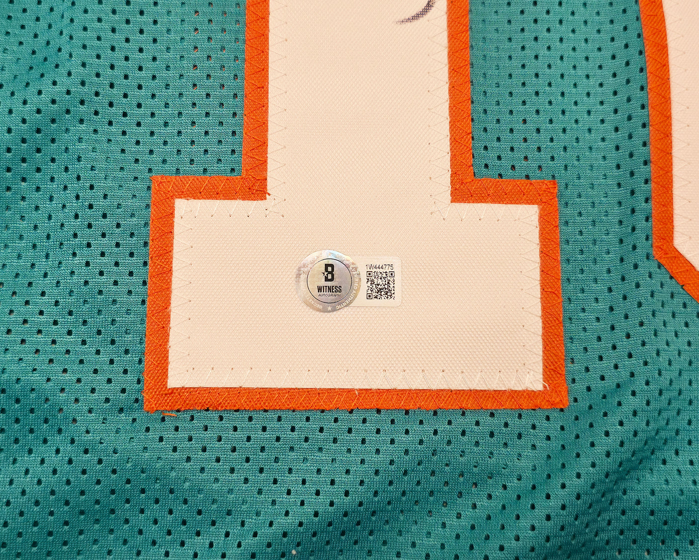 Miami Dolphins Tyreek Hill Autographed Teal Jersey Beckett BAS Witness Stock #253389