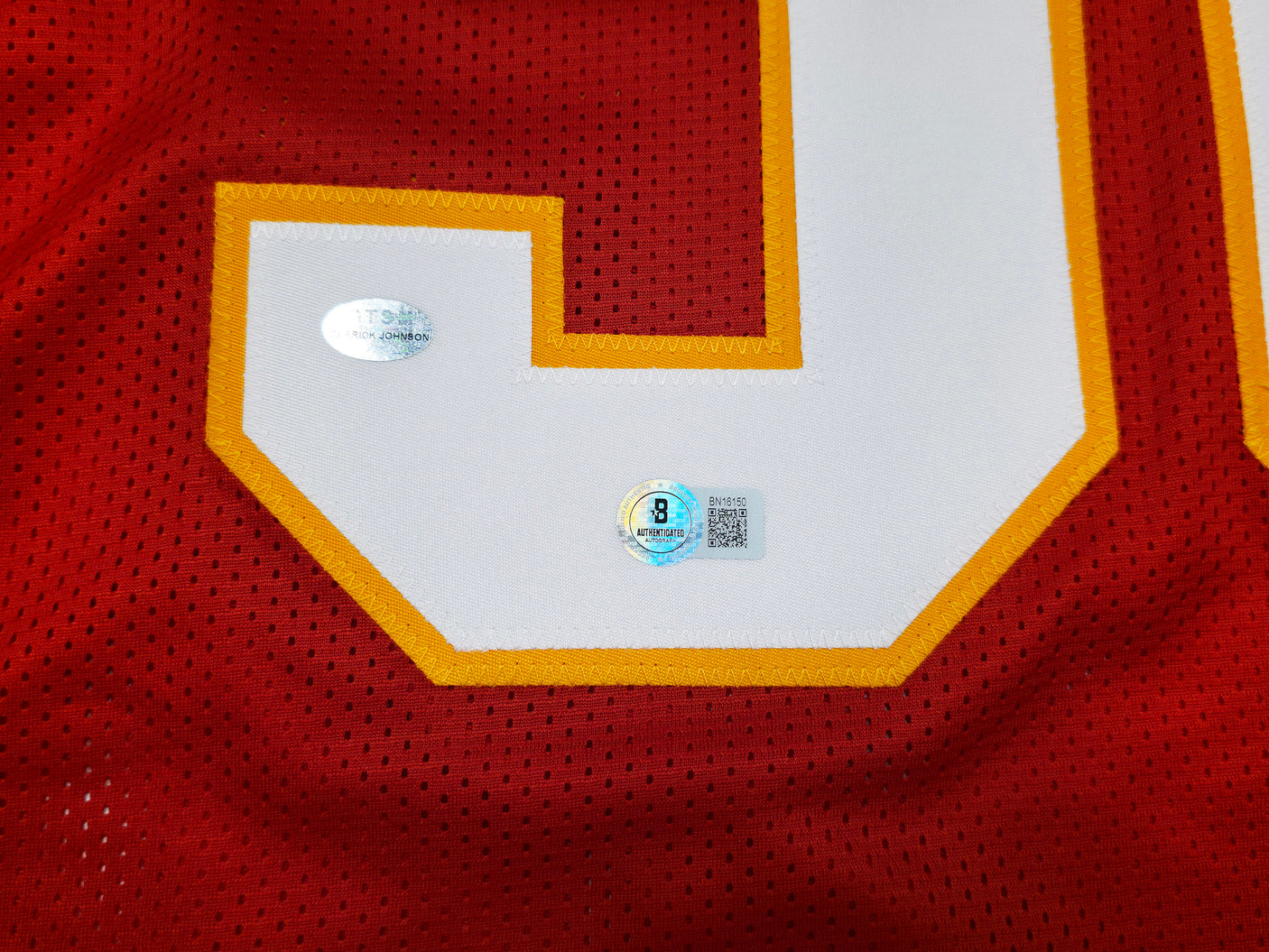 Kansas City Chiefs Derrick Johnson Autographed Red Jersey Beckett BAS QR Stock #253405