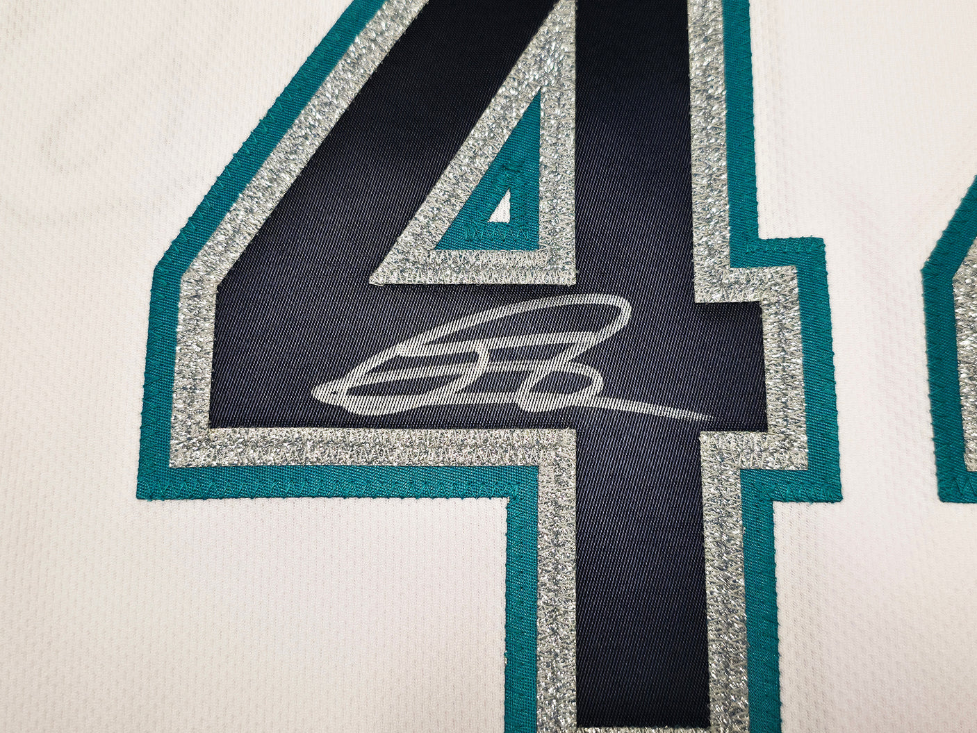 Seattle Mariners Julio Rodriguez Autographed White Nike Authentic Collection Jersey Size 44 Beckett BAS Witness Stock #252427