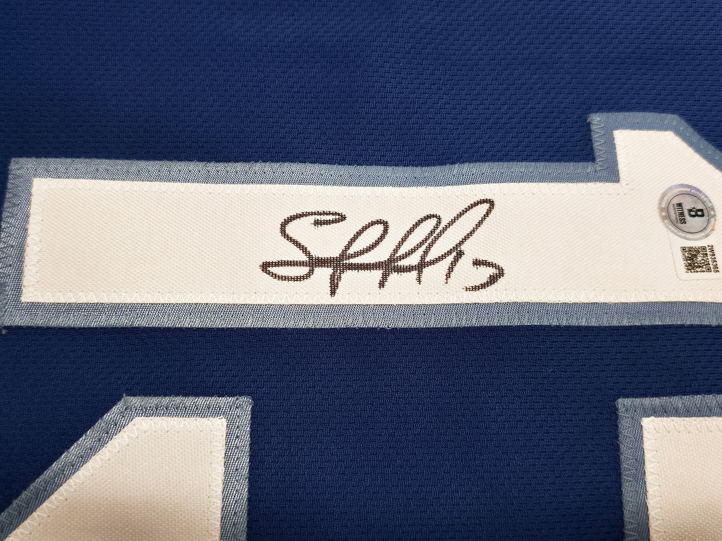 Kansas City Royals Salvador Perez Autographed Blue Nike Authentic Collection Jersey Size 52 Beckett BAS Witness Stock #253493