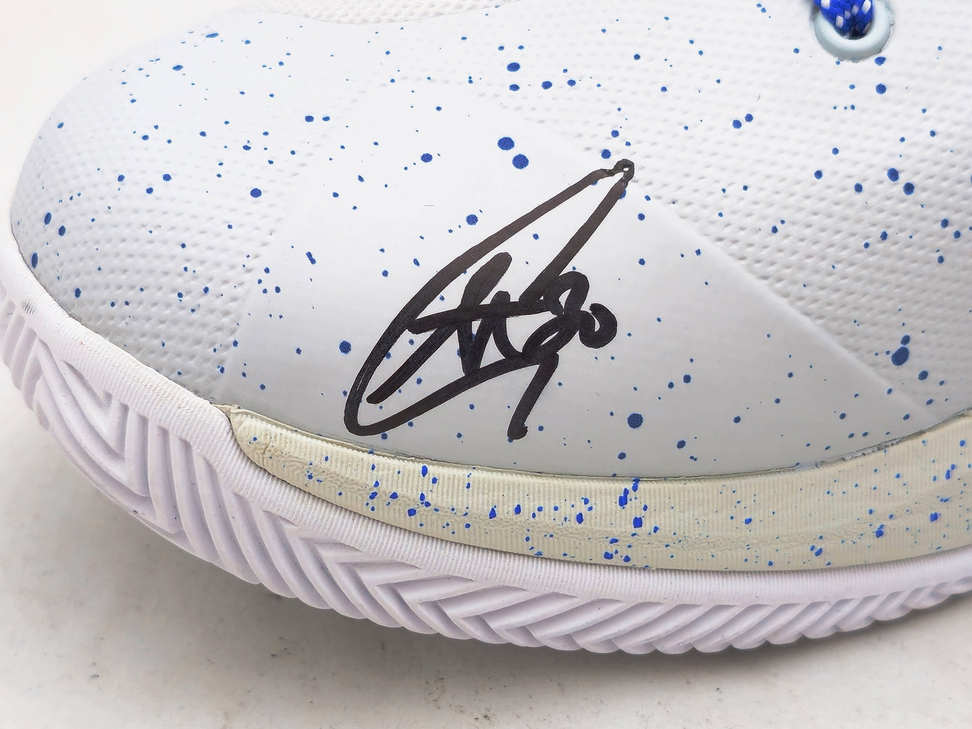 Stephen Curry Autographed Grey Under Armour Curry 3 Shoe Golden State Warriors Size 13 JSA Stock #221514