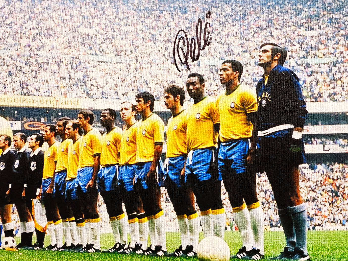 Pele Autographed Framed 16x23.5 Framed Canvas CBD Brazil Beckett BAS #S73824