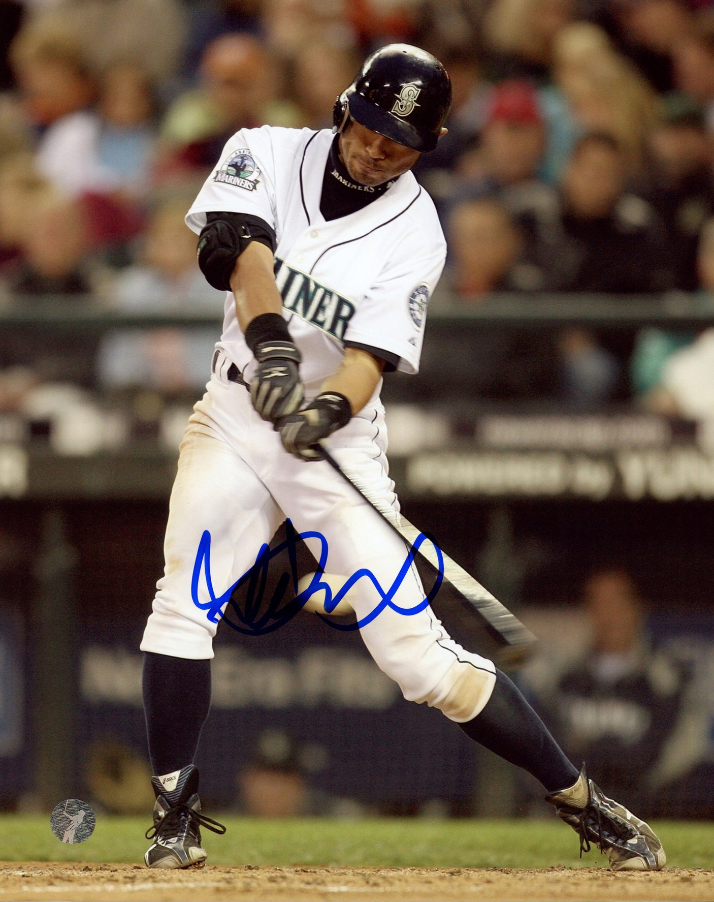 Ichiro Suzuki Autographed 8x10 Photo Seattle Mariners Hitting IS Holo Stock #239706