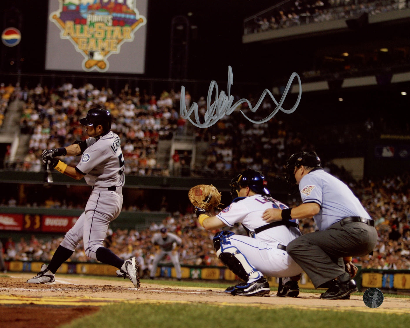 Ichiro Suzuki Autographed 8x10 Photo Seattle Mariners Hitting IS Holo Stock #239712