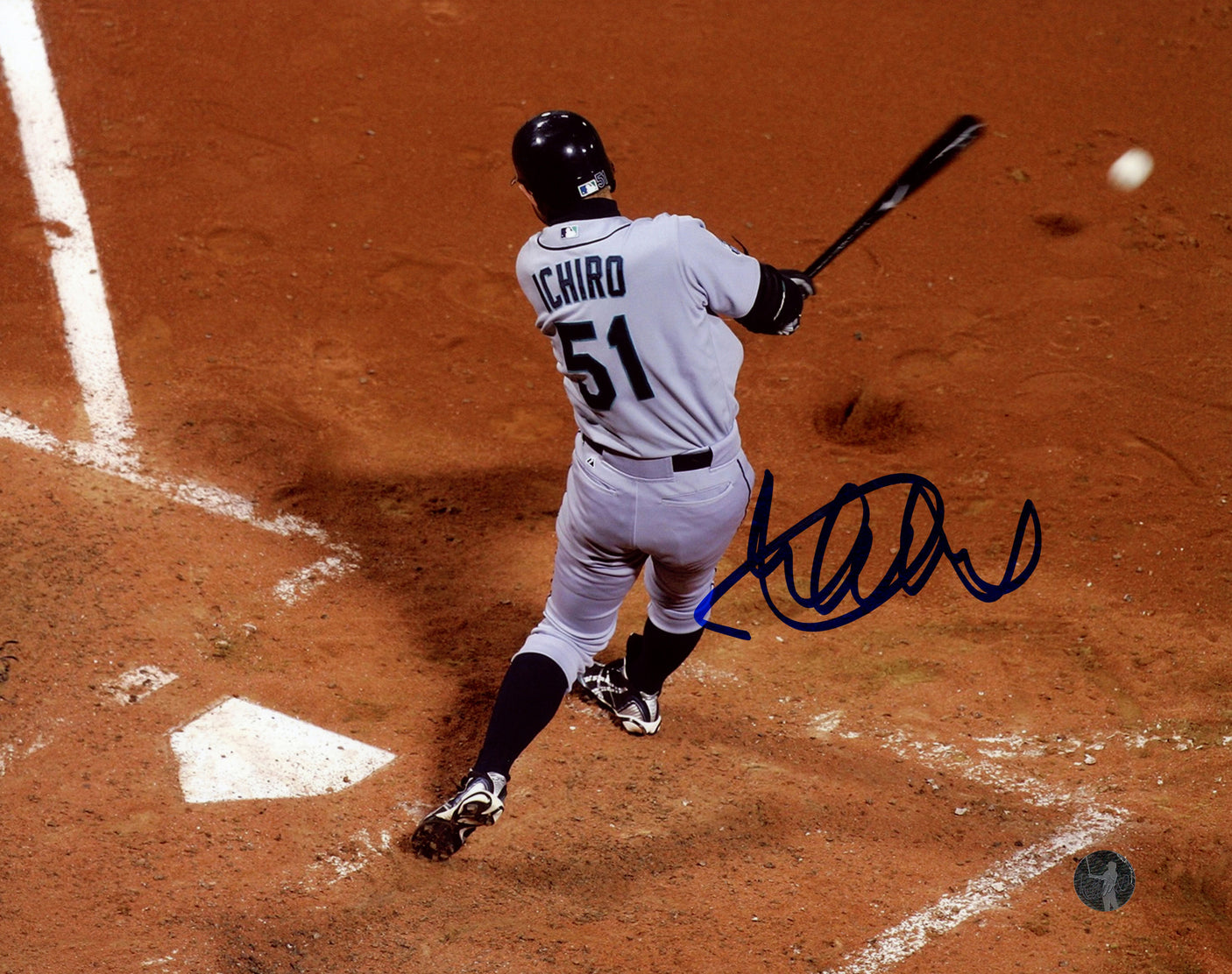 Ichiro Suzuki Autographed 8x10 Photo Seattle Mariners Hitting IS Holo Stock #239713