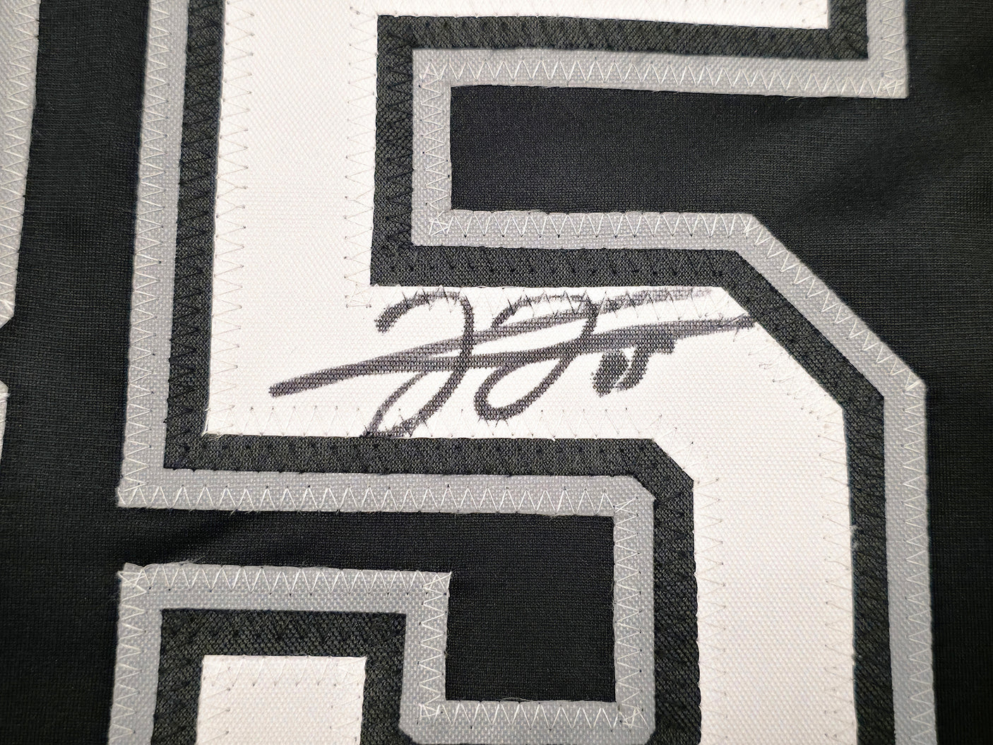 Chicago White Sox Frank Thomas Autographed Black Jersey Beckett BAS Witness Stock #239750