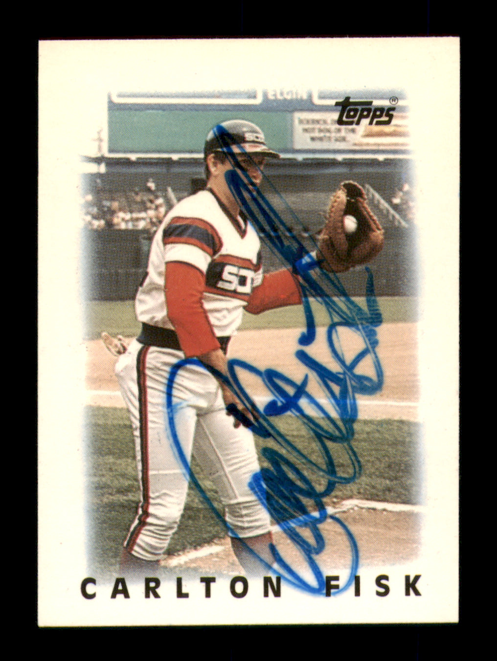 Carlton Fisk Autographed 1986 Topps Mini Card #11 Chicago White Sox SKU #241801