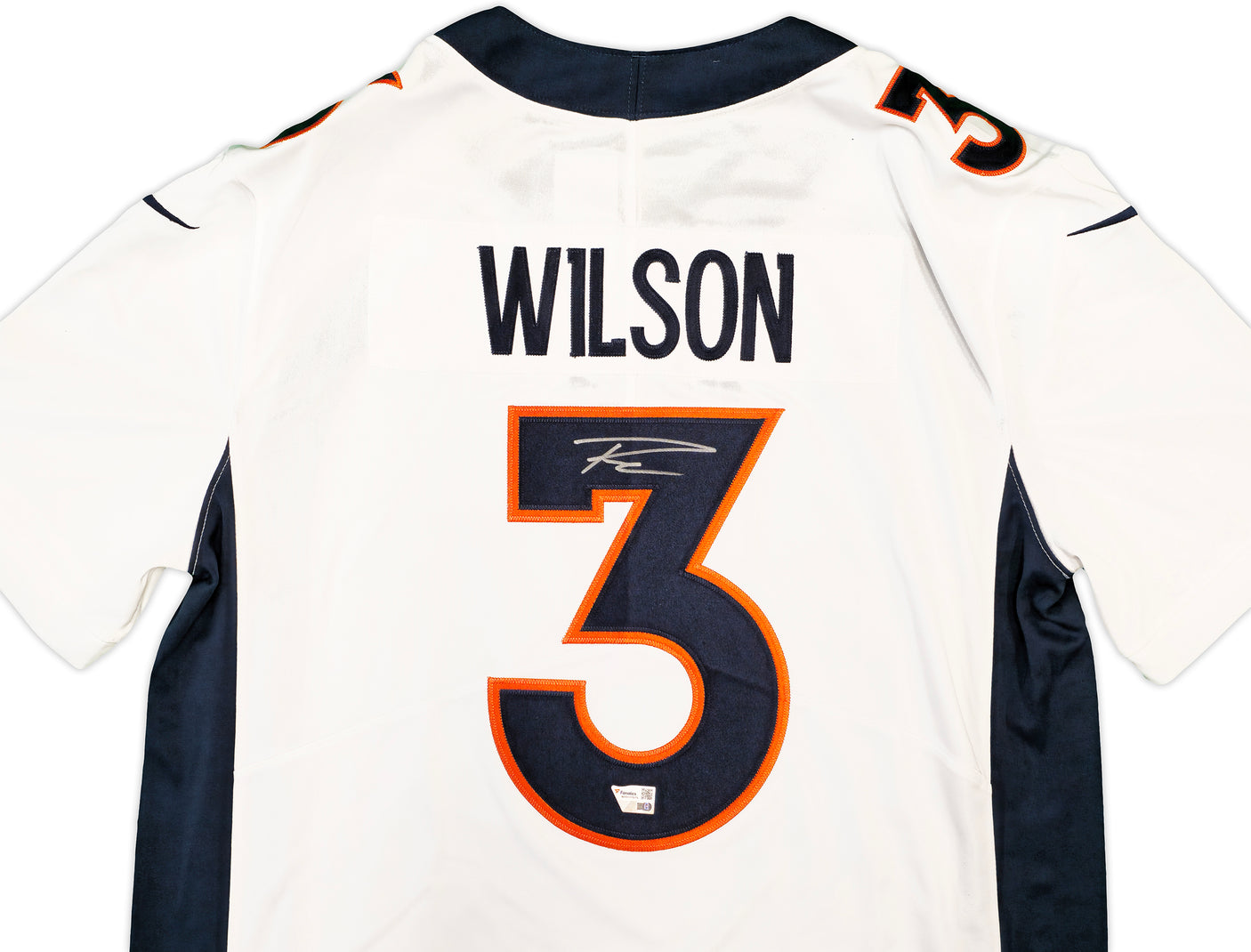 Denver Broncos Russell Wilson Autographed White Nike Limited Jersey Size L Fanatics Holo Stock #227958