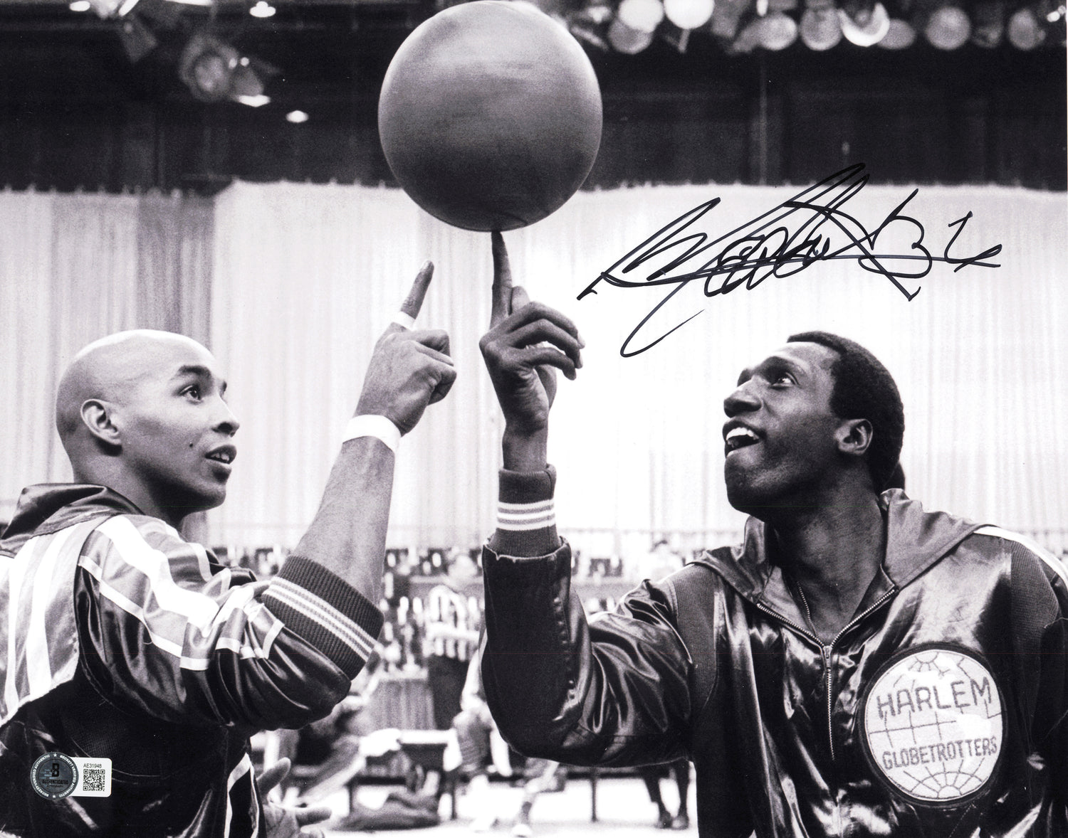 Meadowlark Lemon Autographed 11x14 Photo Harlem Globetrotters Beckett BAS QR #AE31948