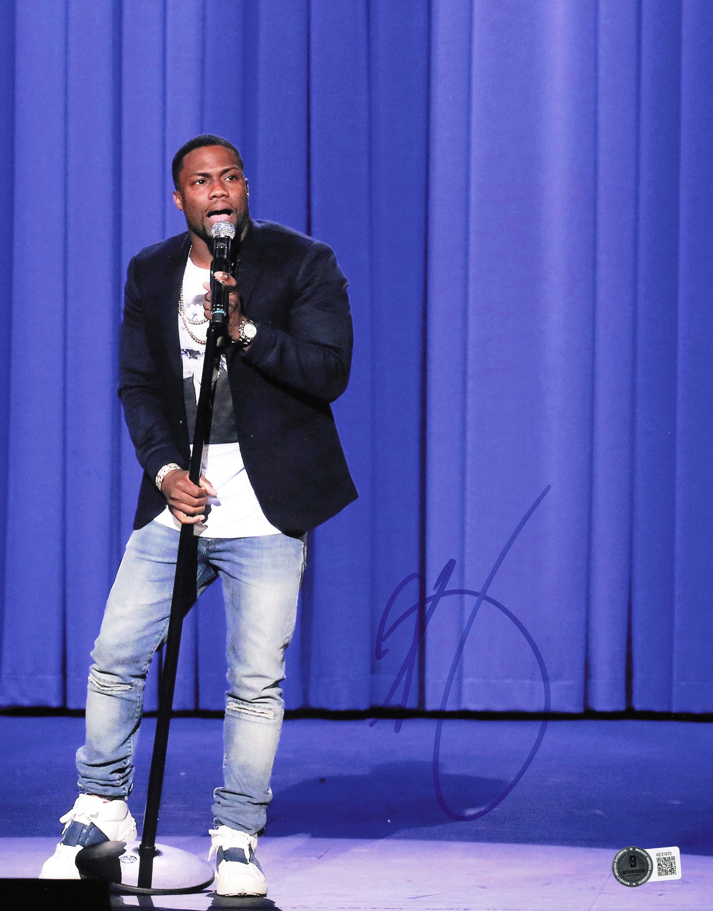 Kevin Hart Autographed 11x14 Photo Comedian Beckett BAS QR #AE31970