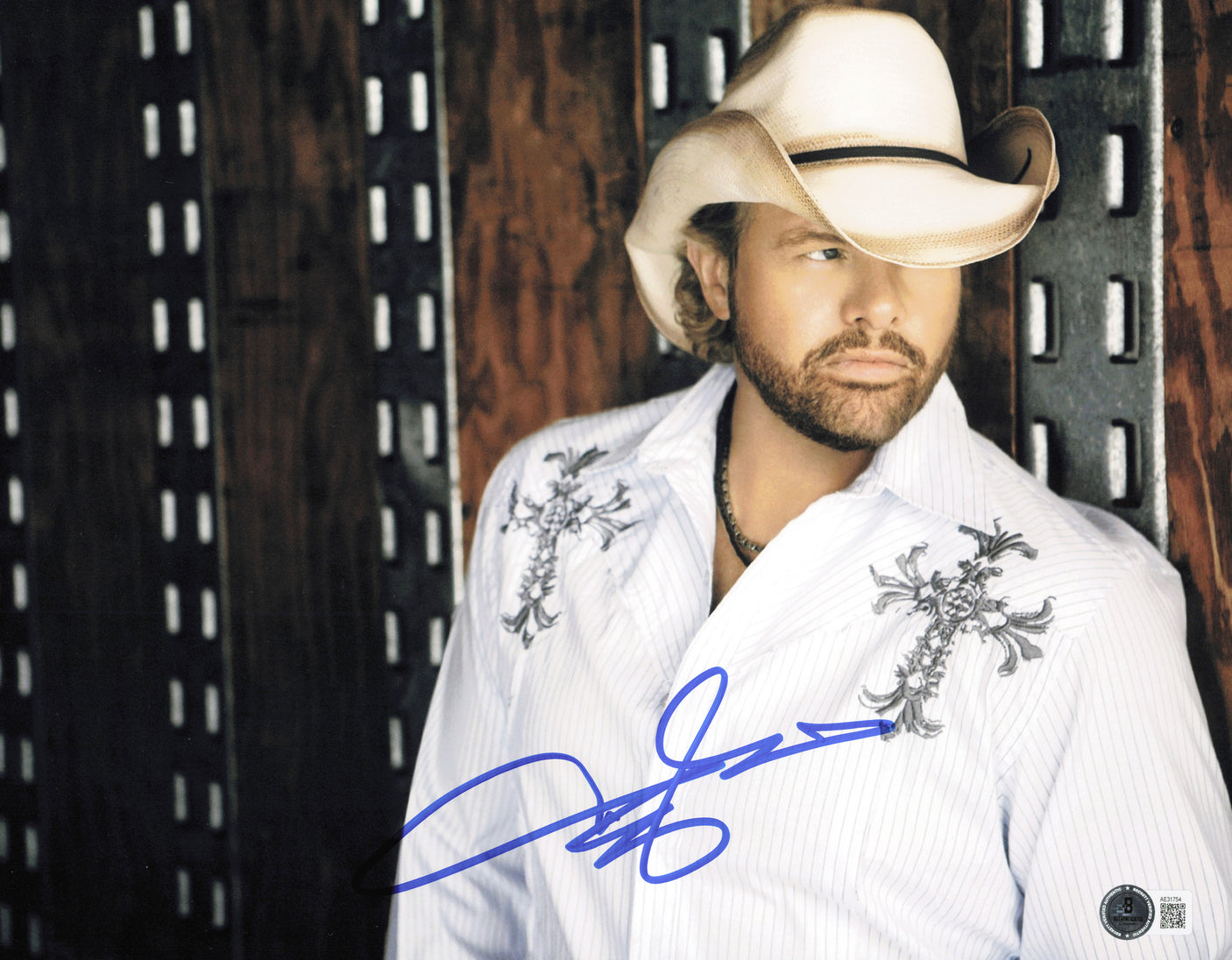 Toby Keith Autographed 11x14 Photo Beckett BAS QR #AE31754