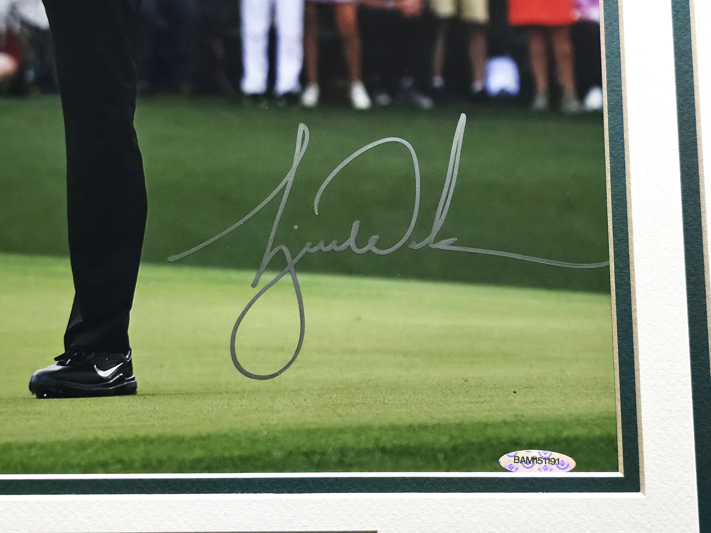 Tiger Woods Autographed Framed Sports Illustrated Cover 16x20 Photo 2019 Masters UDA Holo #BAM151225