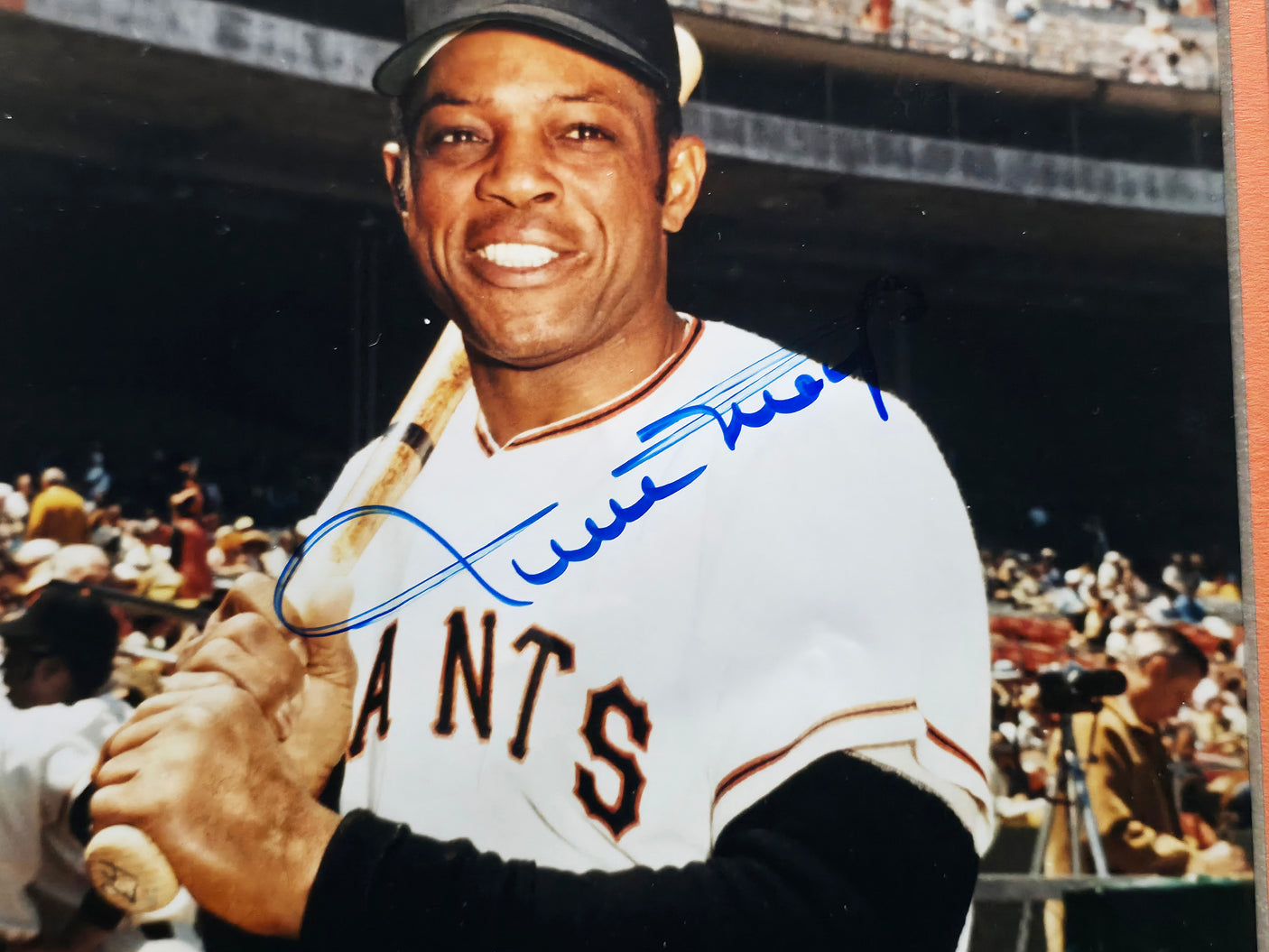 Willie Mays Autographed Framed 8x10 Photo San Francisco Giants Beckett BAS #AE31022