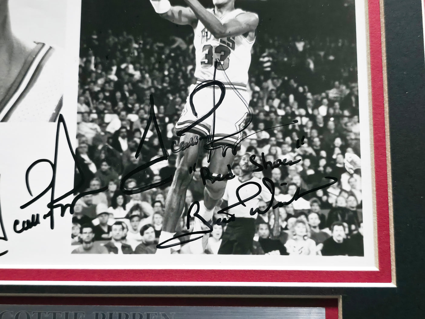Scottie Pippen Autographed Framed 8x10 Photo Chicago Bulls "Best Wishes" Beckett BAS QR #BR84855