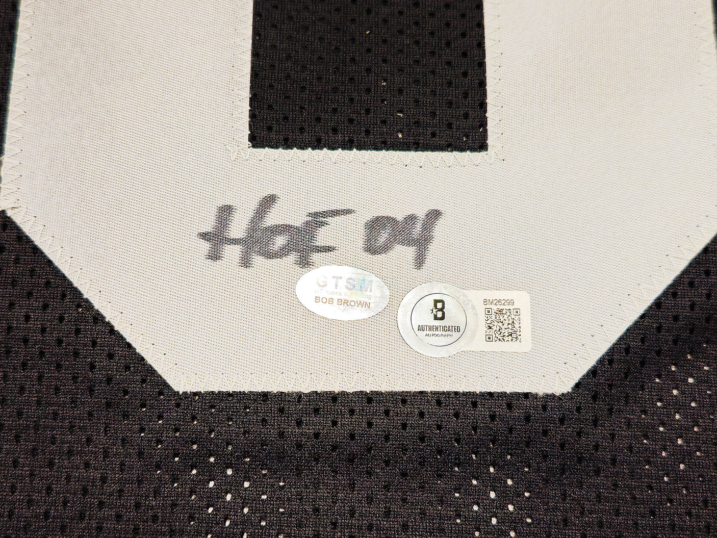 Oakland Raiders Bob Brown Autographed Black Jersey "HOF 04" Beckett BAS QR Stock #229533