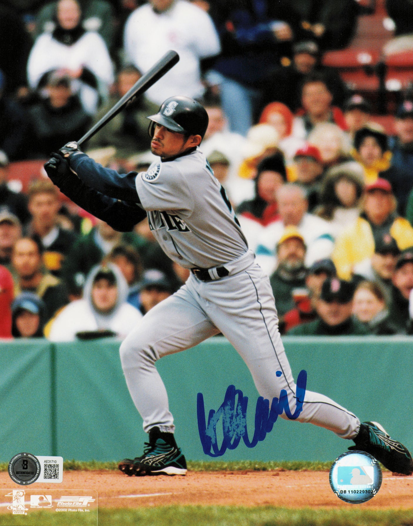 Ichiro Suzuki Autographed 8x10 Photo Seattle Mariners (Smudged) Beckett BAS QR #AE31710
