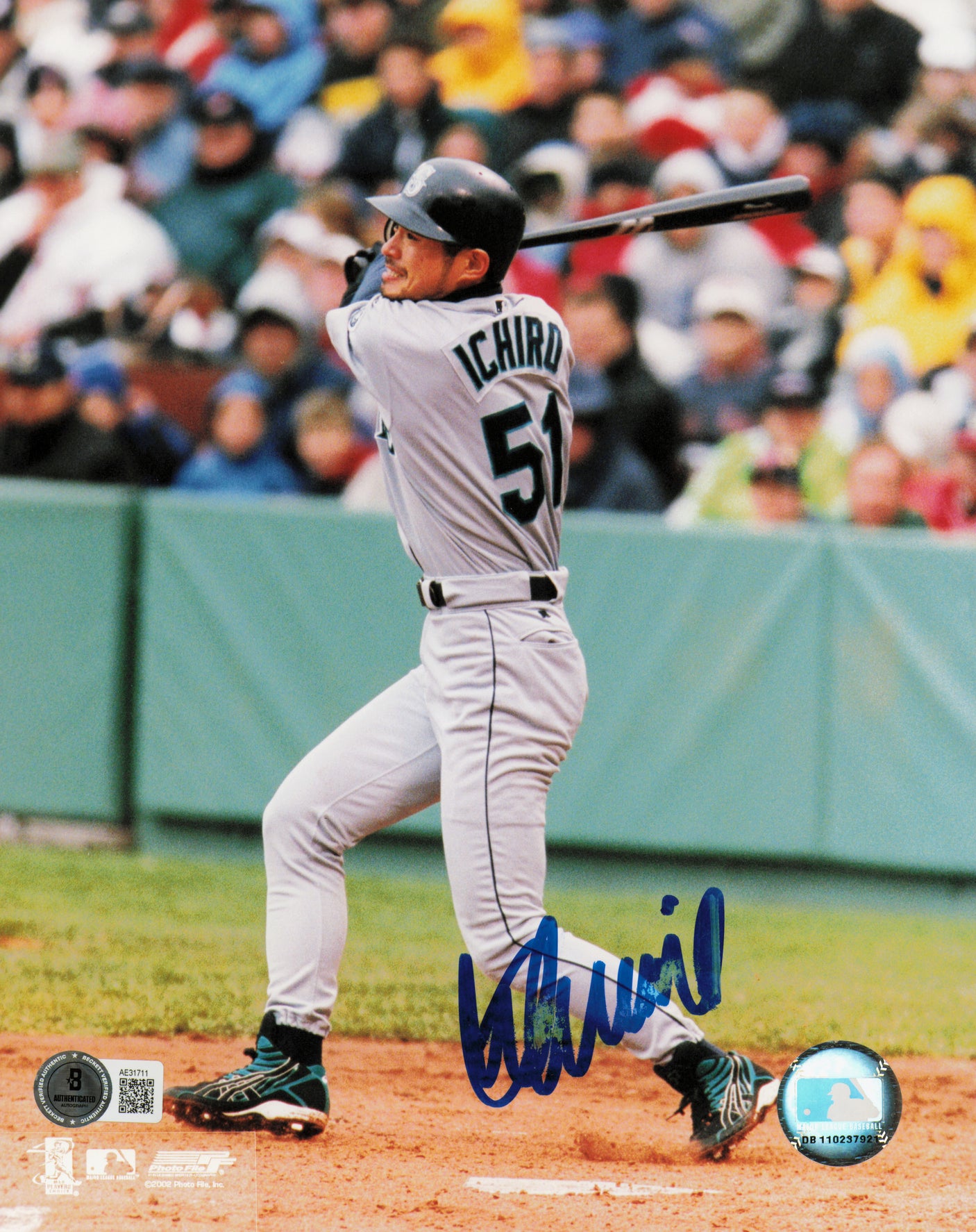 Ichiro Suzuki Autographed 8x10 Photo Seattle Mariners (Smudged) Beckett BAS QR #AE31711