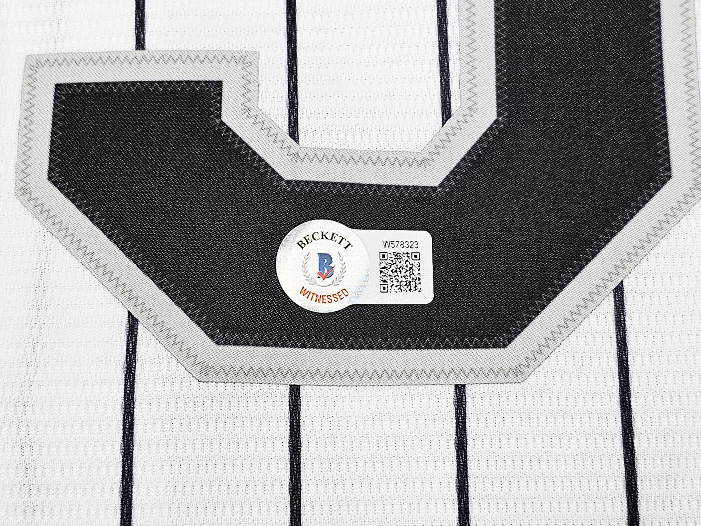 Chicago White Sox Frank Thomas Autographed White Pinstripes Nike Jersey Size XL Beckett BAS Witness Stock #215871