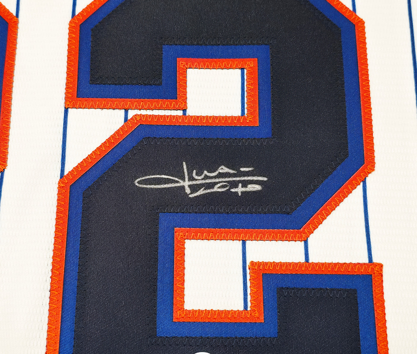 New York Mets Juan Soto Autographed White Nike Jersey Size L Beckett BAS QR Stock #242671