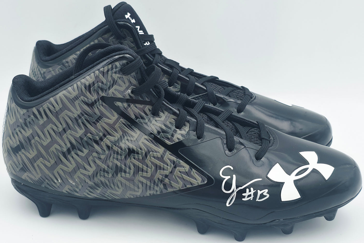 Ernest Jones IV Autographed Pair of Black Under Armour Cleats Seattle Seahawks Size 10 MCS Holo Stock #242564
