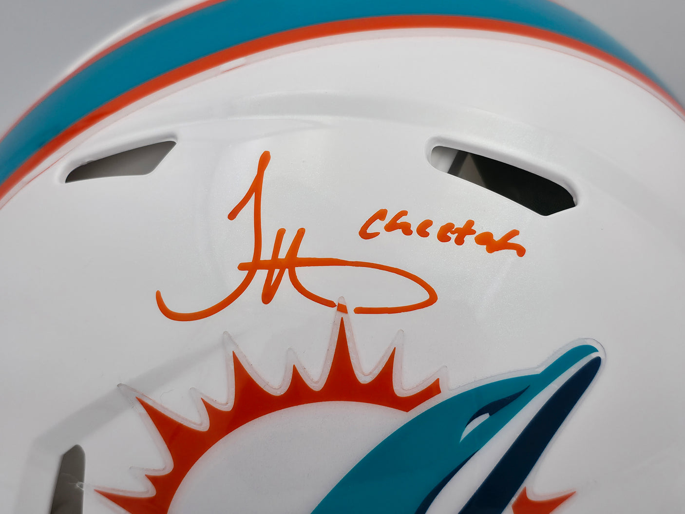 Tyreek Hill Autographed Miami Dolphins White Full Size Authentic Speed Helmet "Cheetah" Beckett BAS QR Stock #243653