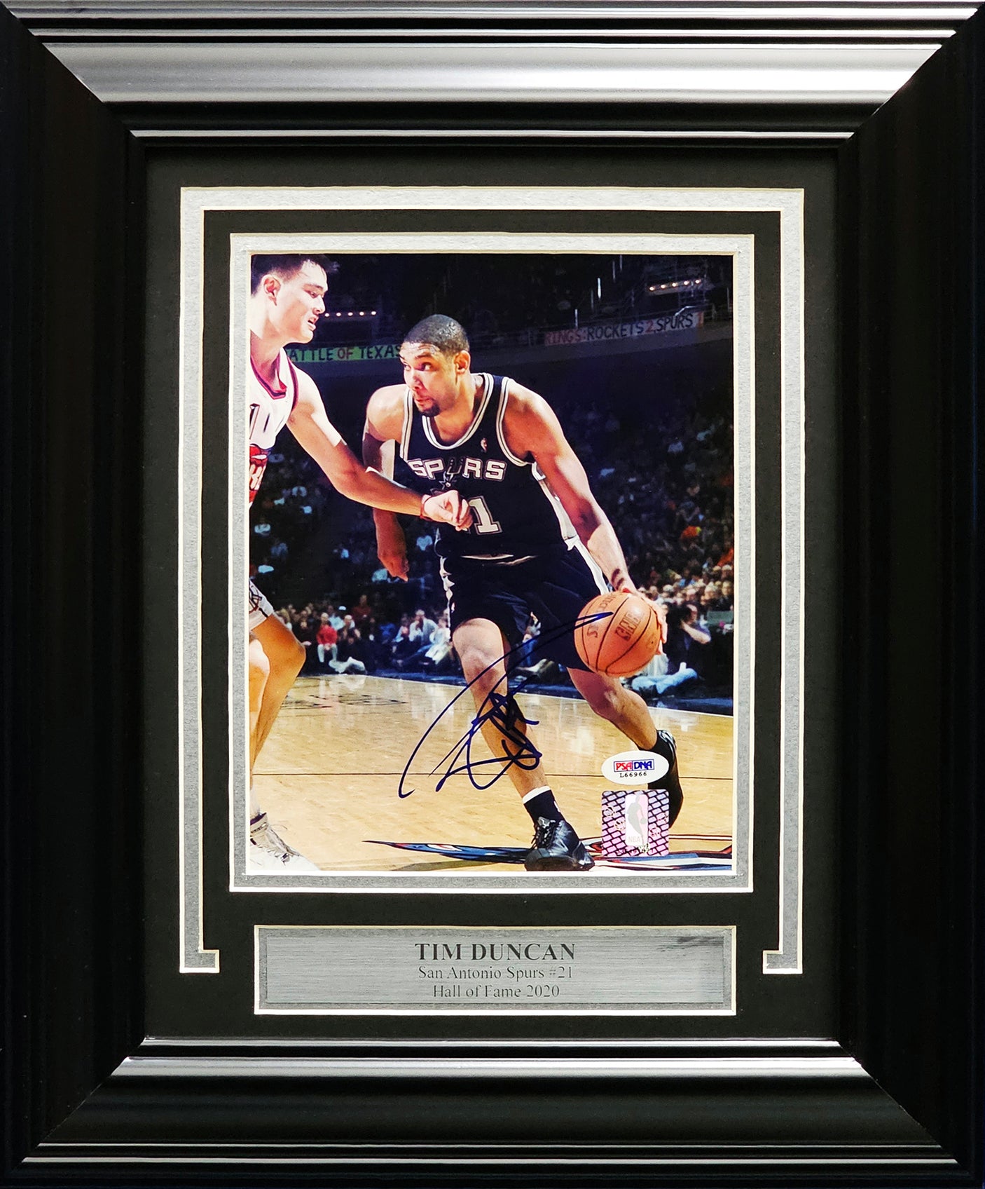 Tim Duncan Autographed Framed 8x10 Photo San Antonio Spurs PSA/DNA #L66966