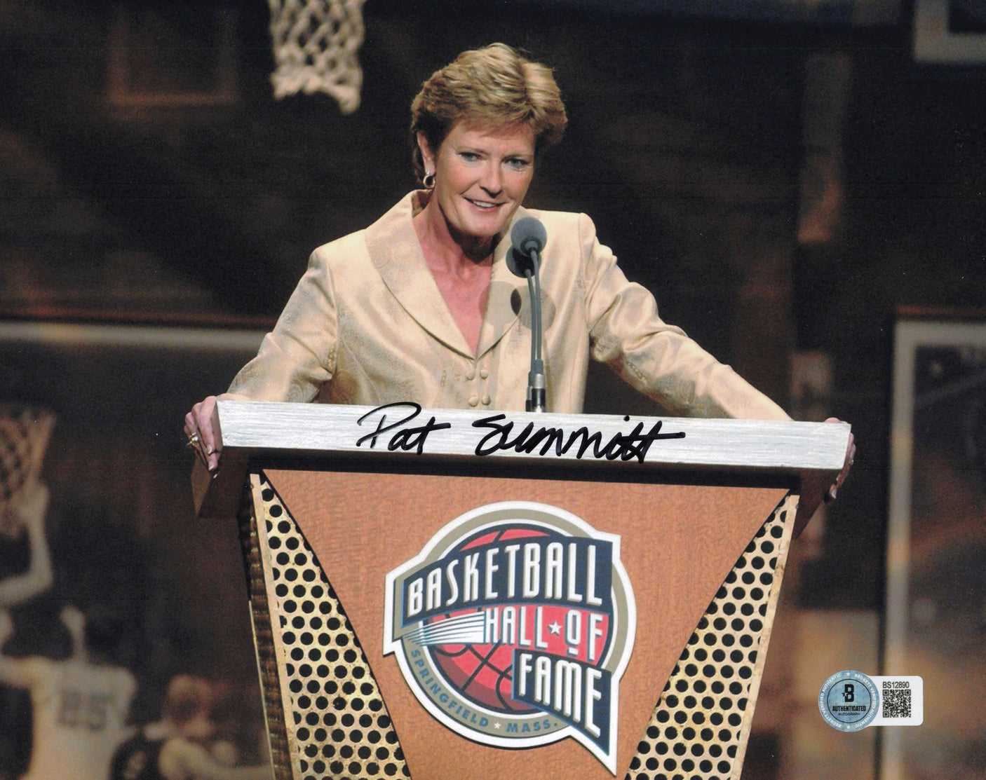 Pat Summitt Autographed 8x10 Photo Tennessee Volunteers Beckett BAS QR #BS12890