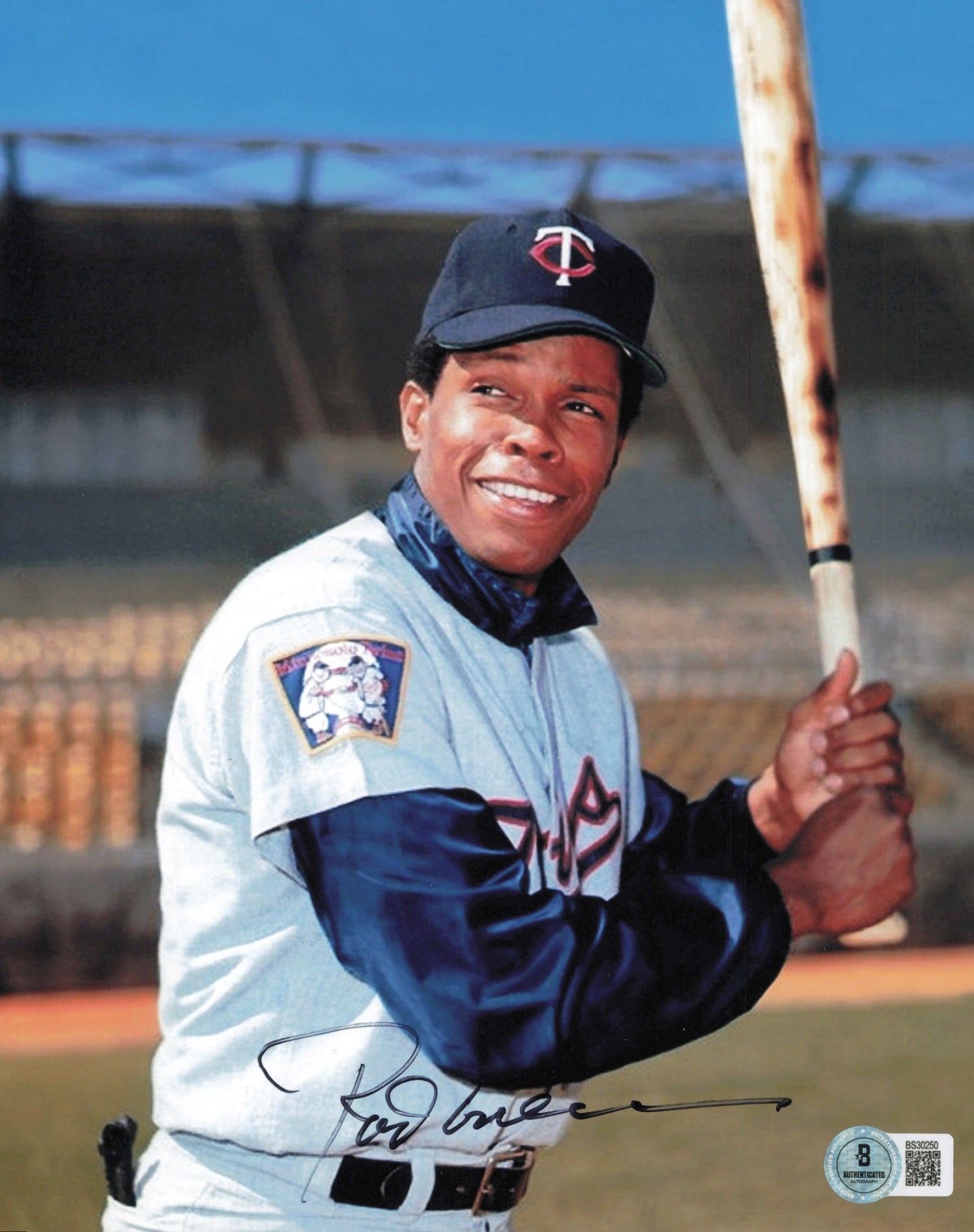 Rod Carew Autographed 8x10 Photo Minnesota Twins Beckett BAS QR #BS30250