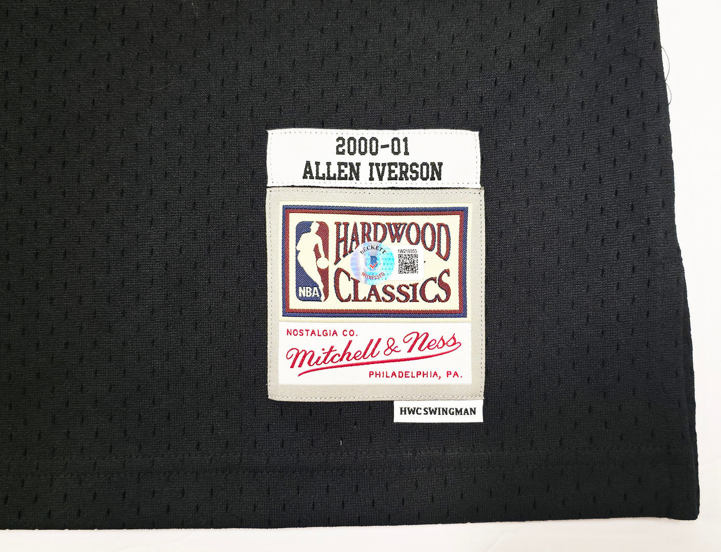 Philadelphia 76ers Allen Iverson Autographed Black Authentic Mitchell & Ness 2000-01 HWC Swingman Jersey Size XL Beckett BAS Witness Stock #245731