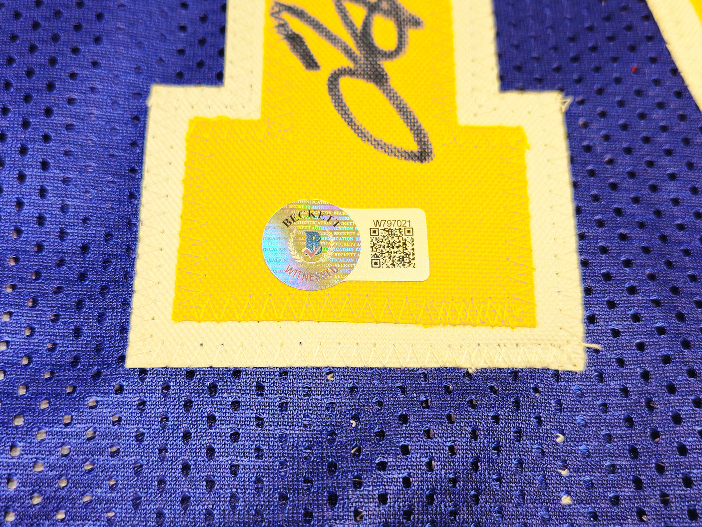 Golden State Warriors Tim Hardaway Autographed Blue Jersey Beckett BAS Witness Stock #232598