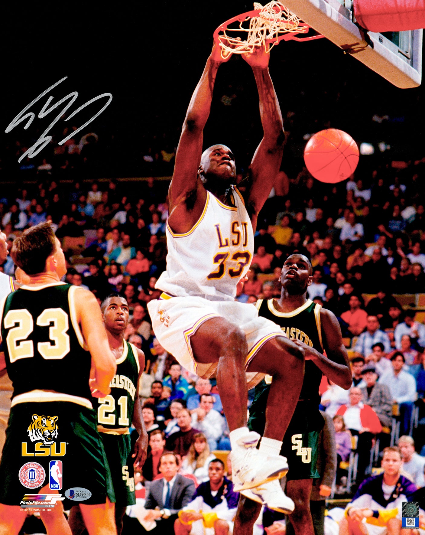 Shaquille O'Neal Autographed 16x20 Photo LSU Tigers Beckett BAS Witness Stock #232720