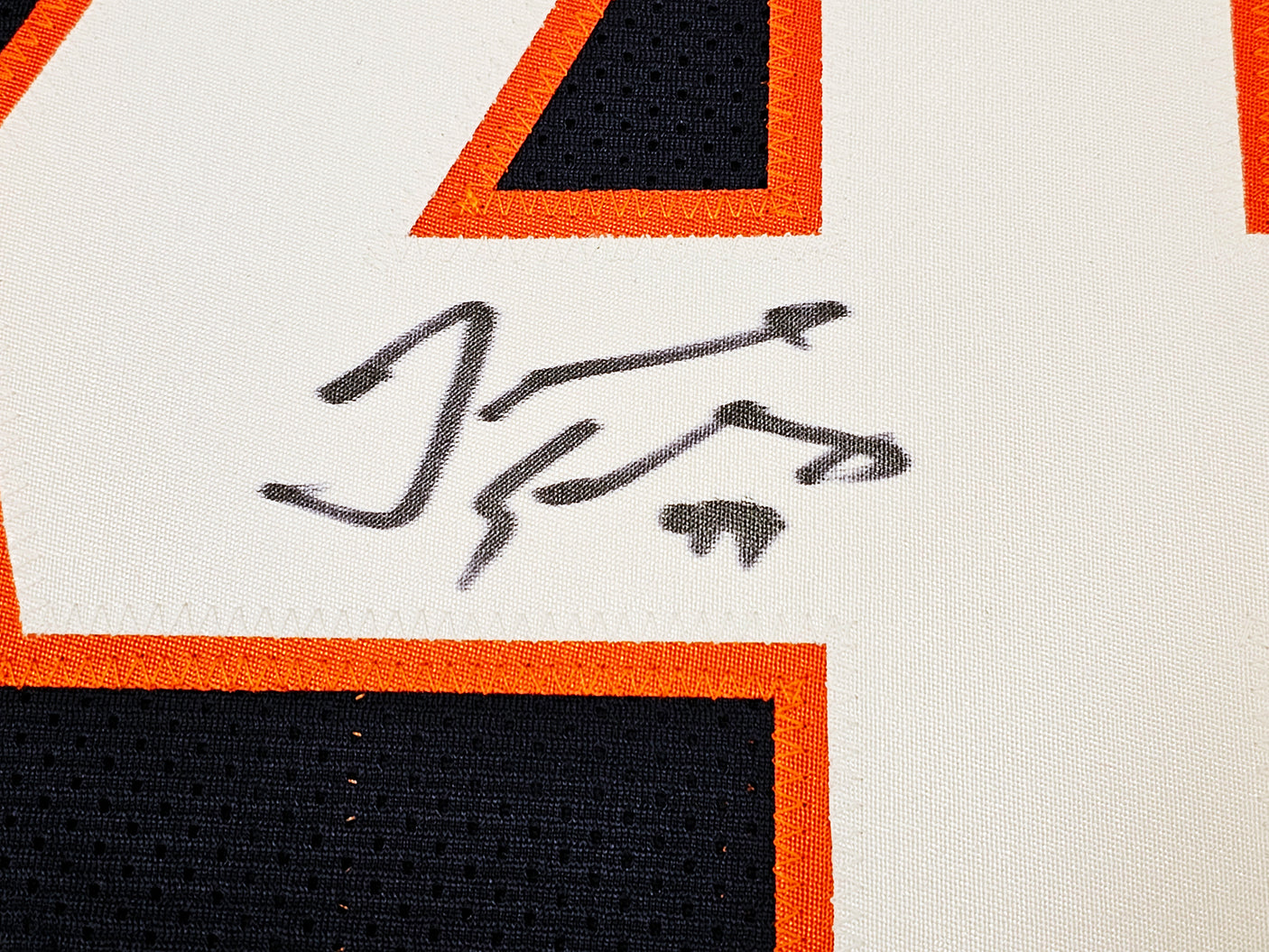 Chicago Bears Tremaine Edmunds Autographed Blue Jersey Beckett BAS QR Stock #216946