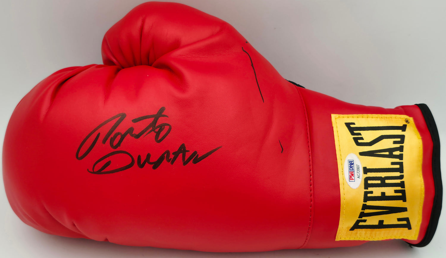 Roberto Duran Autographed Red Everlast Boxing Glove LH PSA/DNA #AC72007