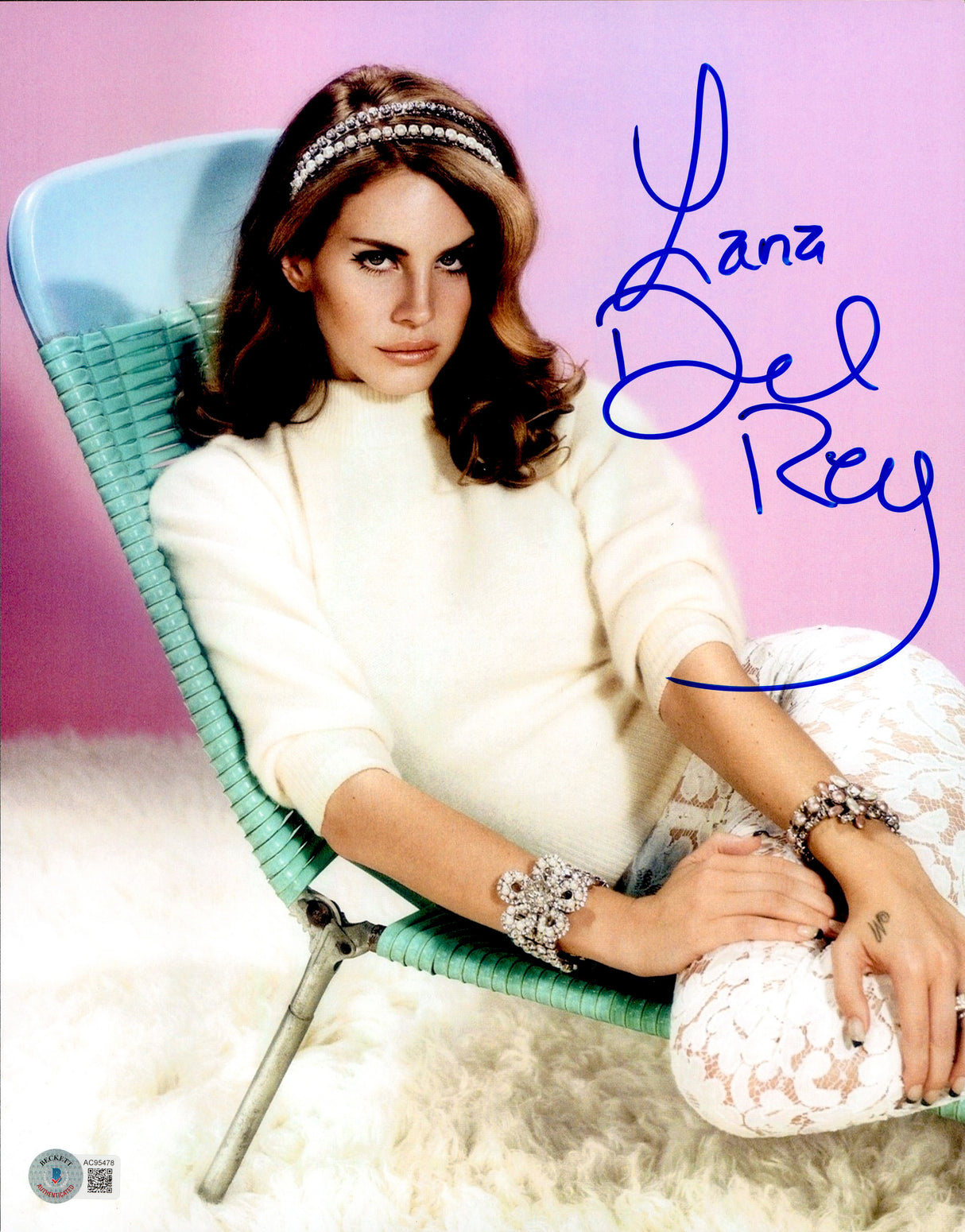 Lana Del Rey Autographed 11x14 Photo Signer Beckett BAS #AC95478