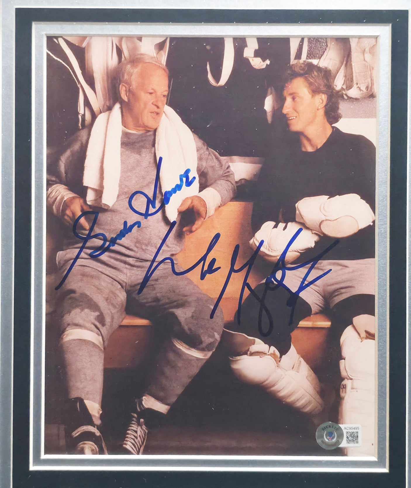 Wayne Gretzky & Gordie Howe Autographed Framed 8x10 Photo Beckett BAS #AC95495