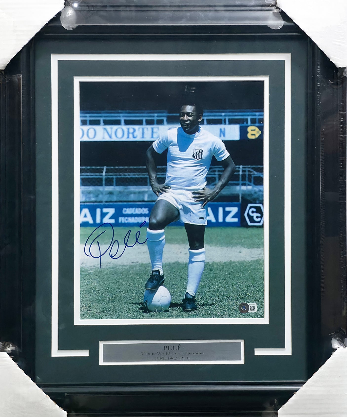 Pele Autographed Framed 11x14 Photo Brazil Beckett BAS #AC95439