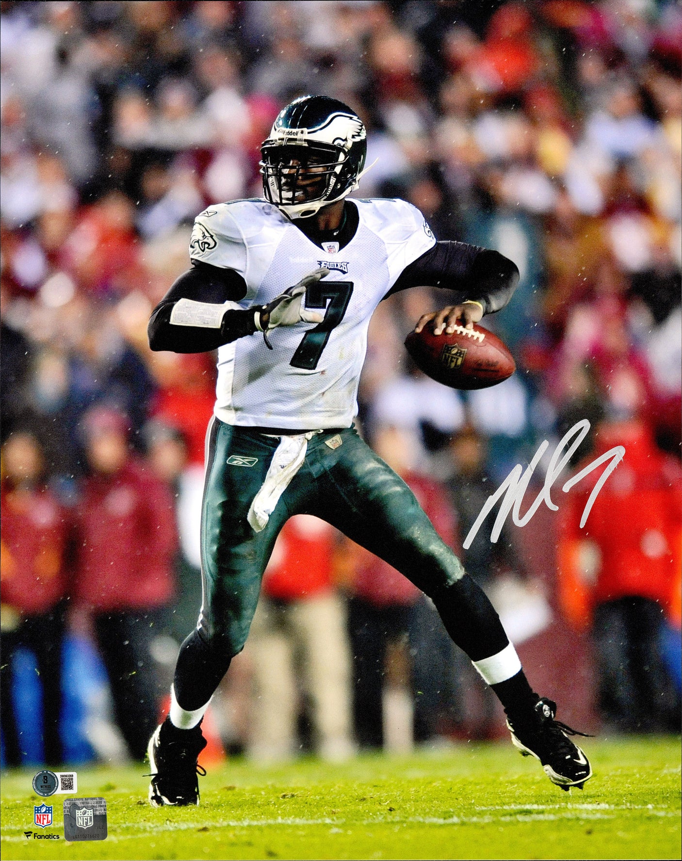 Michael Vick Autographed 16x20 Photo Philadelphia Eagles (Smudged) Beckett BAS Witness #3W063269