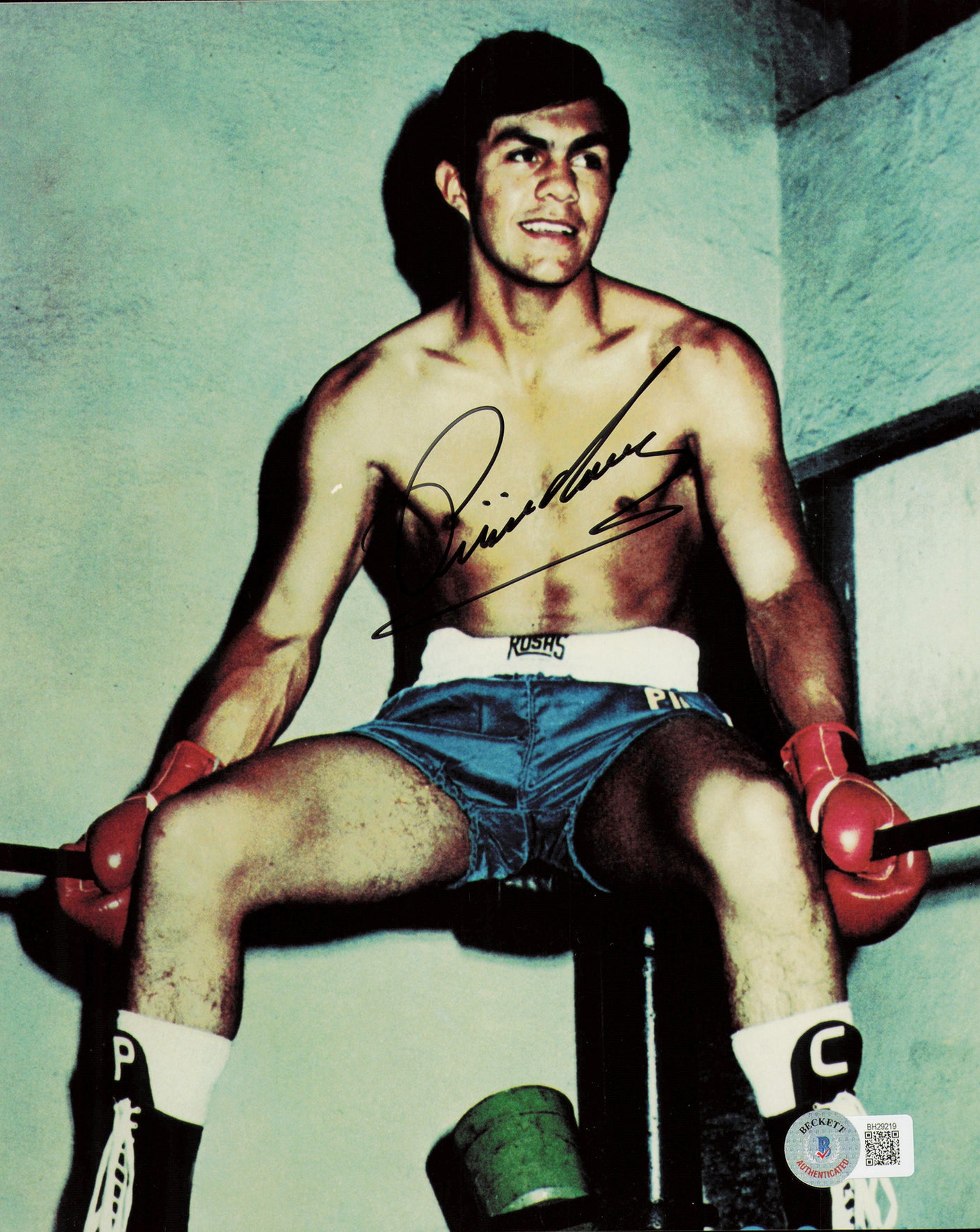 Pipino Cuevas Autographed 8x10 Photo Beckett BAS QR #BH29219