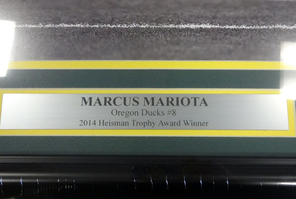 Marcus Mariota Autographed Framed 16x20 Photo Oregon Ducks MM Holo Stock #89809